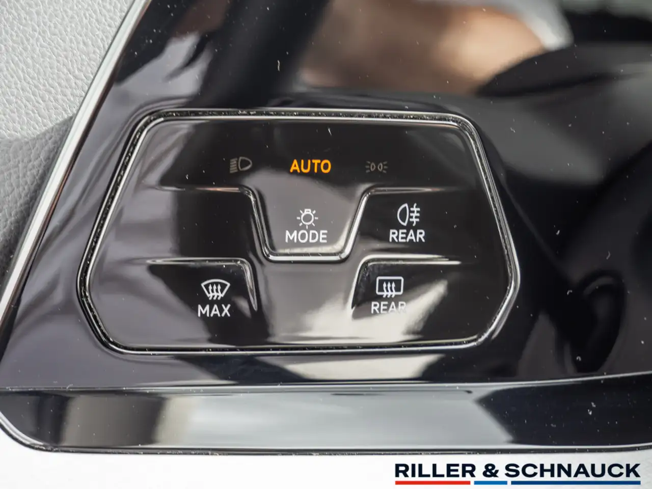 Volkswagen Golf VIII 1.0 eTSI Life LED+ACC+NAVI+KAM+SHZ+, миниатюра 18