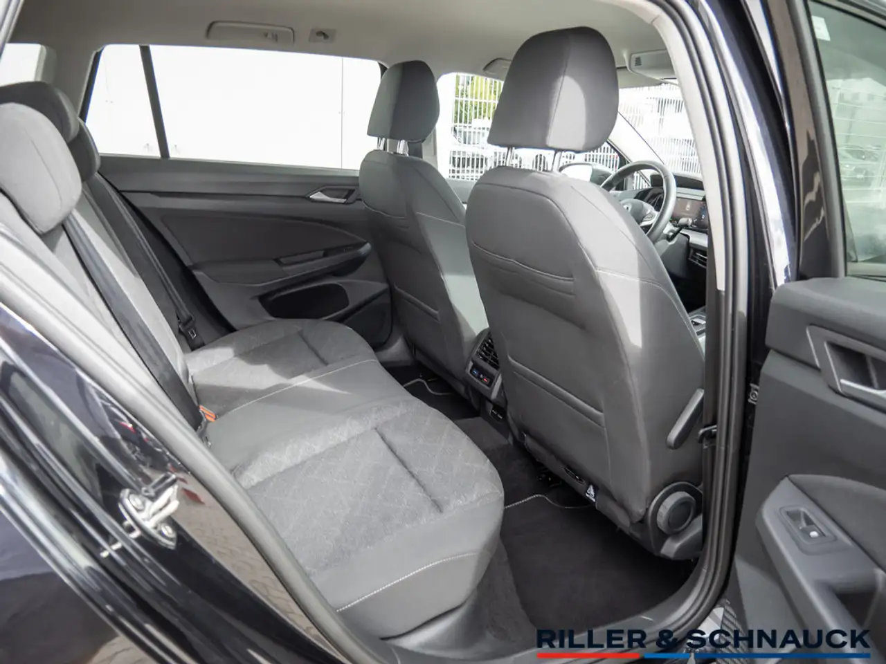 Volkswagen Golf VIII 1.0 eTSI Life LED+ACC+NAVI+KAM+SHZ+, миниатюра 8