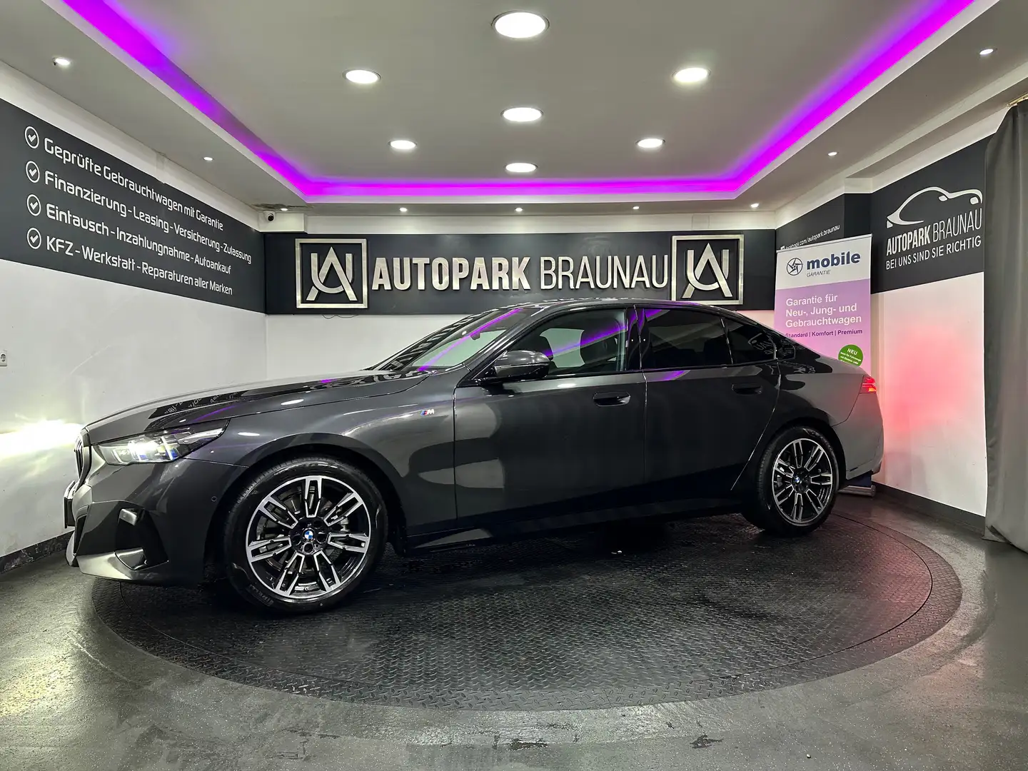 BMW 520 d G60 xDrive Aut. *M-PAKET*LED*HUD Grijs - 2