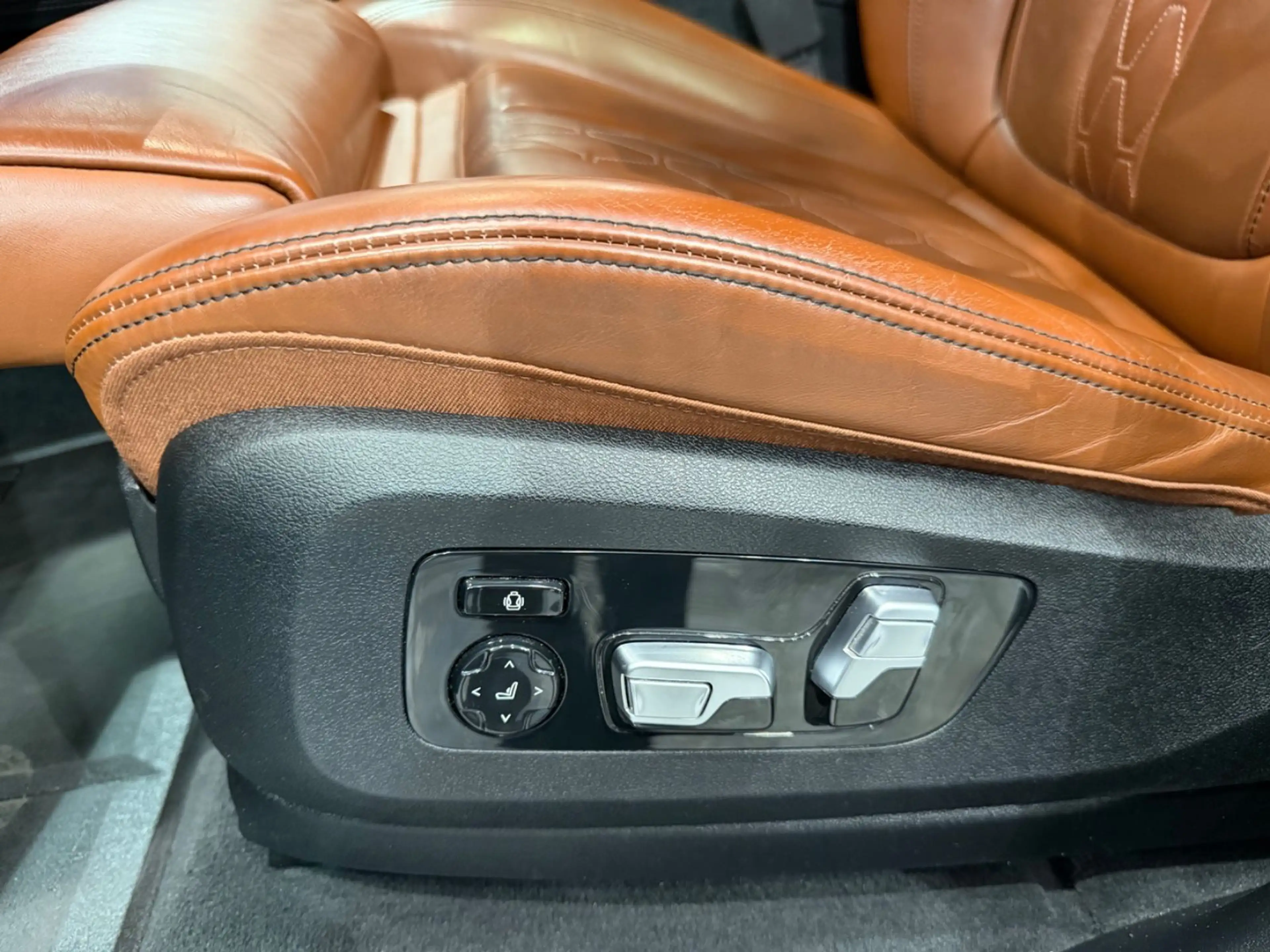 BMW X7 M50 d xDrive 6-SITZER PANO+TV+LUFT+LASER+HUD — photo 14