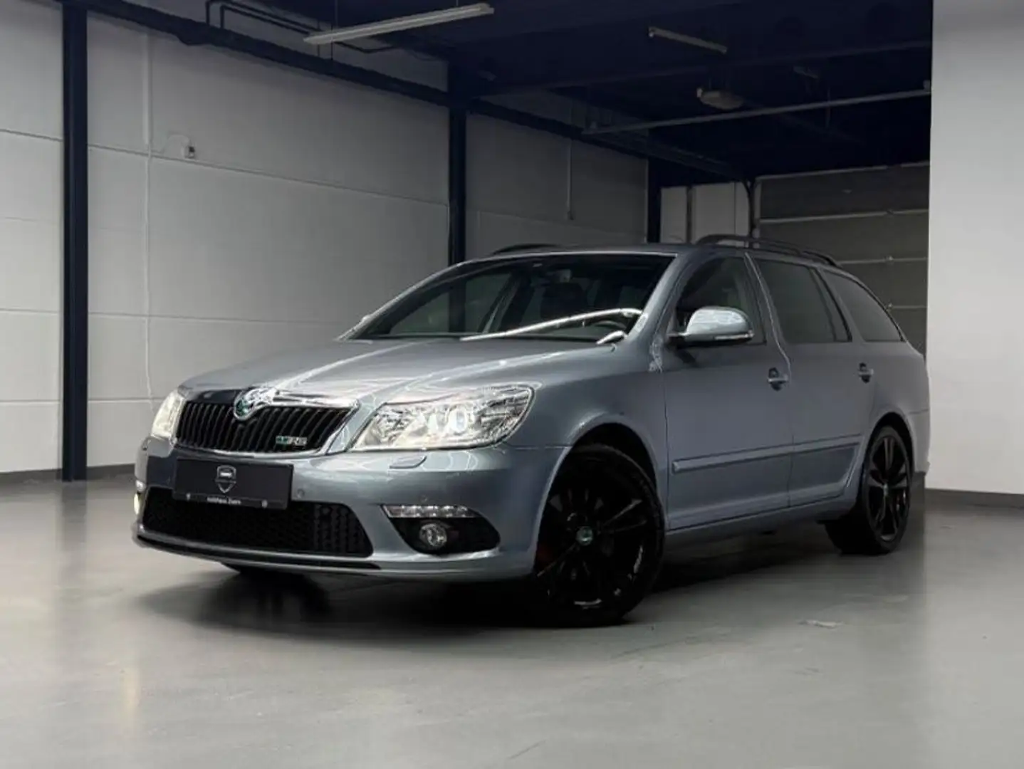 Skoda Octavia Combi RS 1.HD/SHZ/TÜV SERV NEU/XENON/AHK Grau - 1