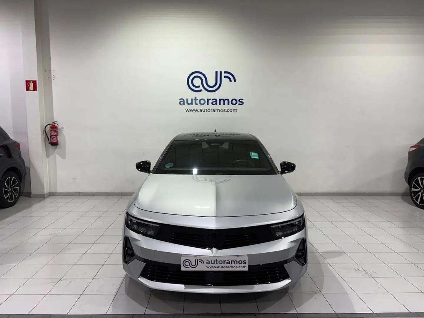 Opel Astra 1.2T XHT 96kW (130CV) GS 130 CV Gris - 2