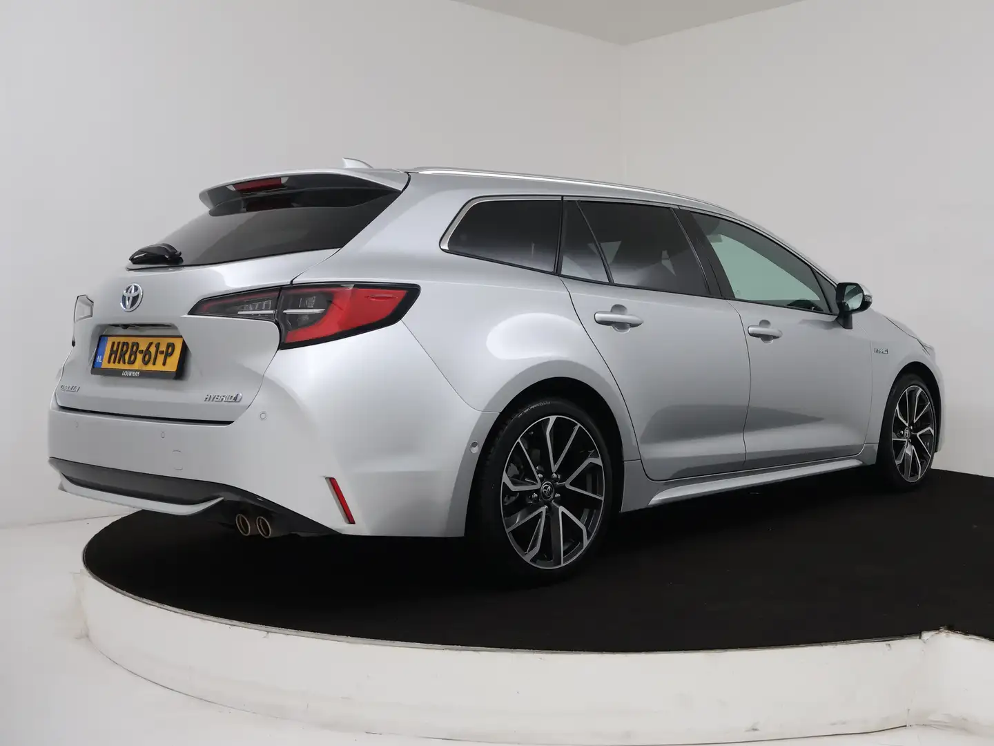 Toyota Corolla Touring Sports 2.0 Hybrid Executive | Apple CarPla Grijs - 2