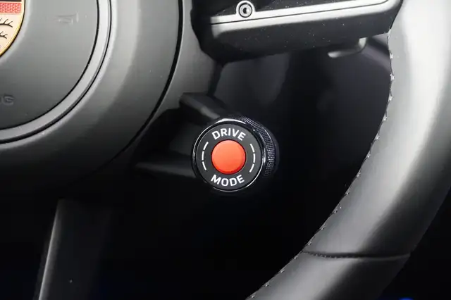 Porsche 992 911 Carrera 4 GTS T-Hybrid 992.2 Ansicht 16