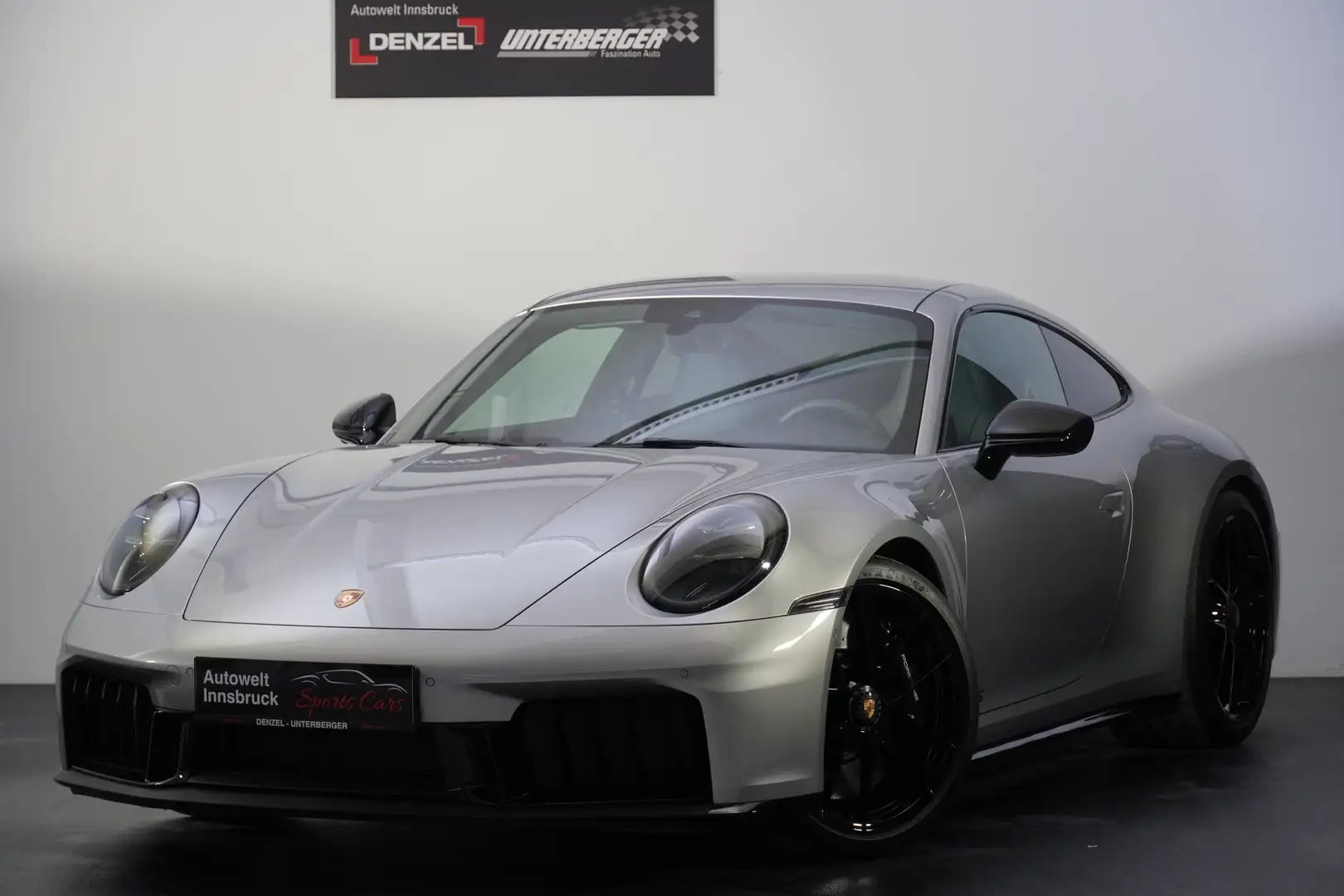 Porsche 992 911 Carrera 4 GTS T-Hybrid 992.2 Silber - 2
