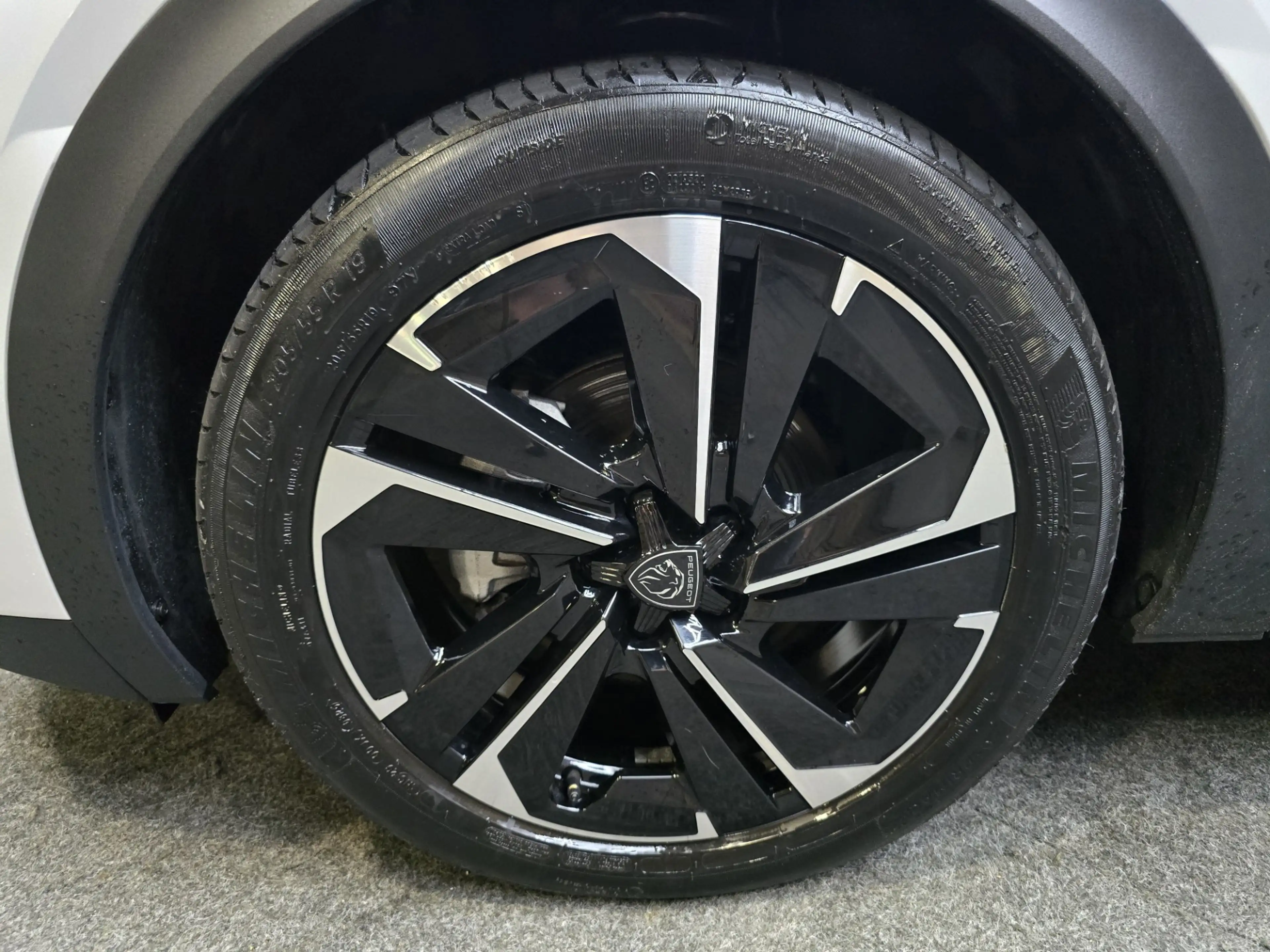 Peugeot 408 1.2 Hybrid 145 e-DCS6 Allure ACC ECC Navi Camera L — photo 2
