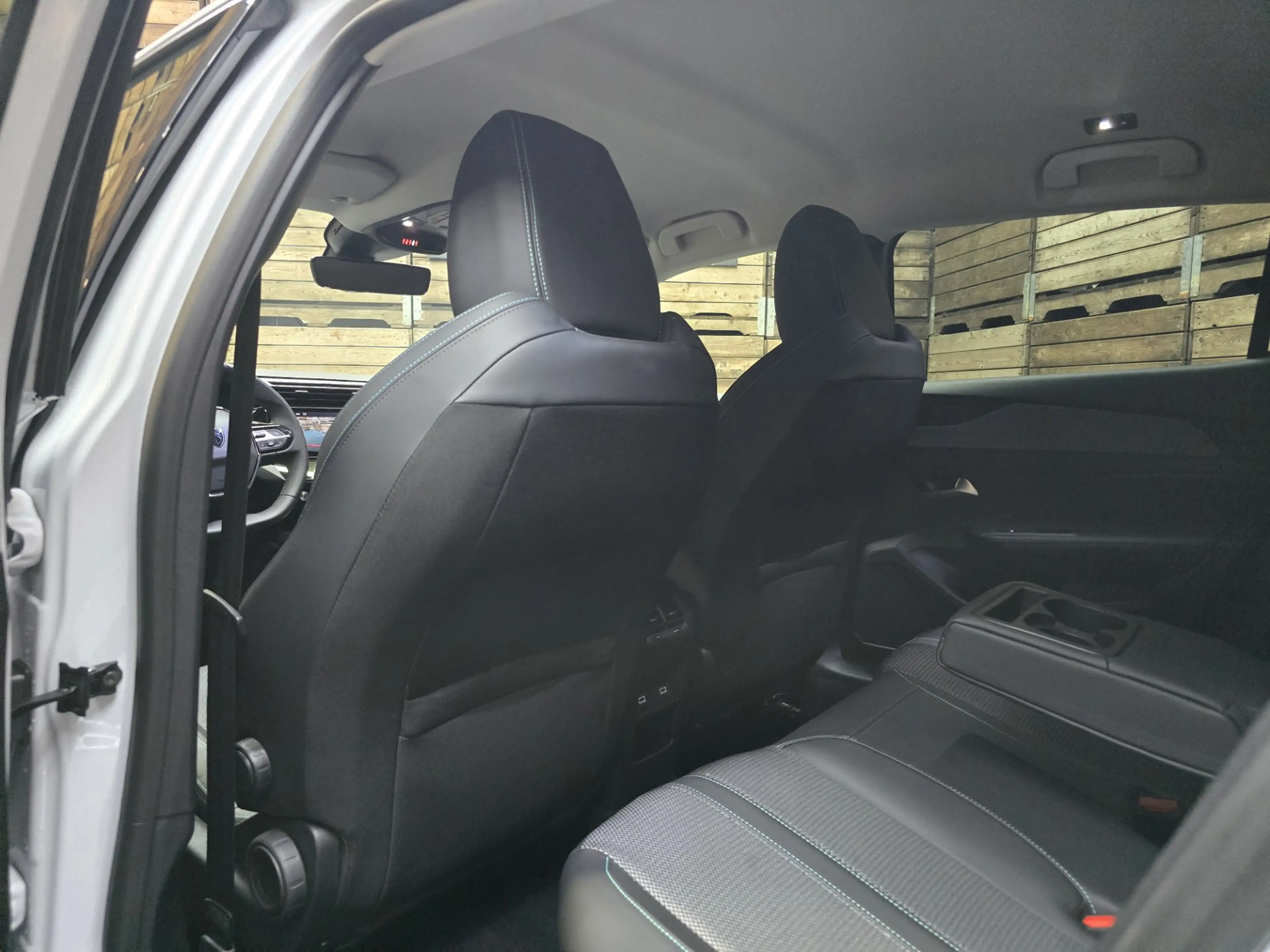 Peugeot 408 1.2 Hybrid 145 e-DCS6 Allure ACC ECC Navi Camera L — photo 7
