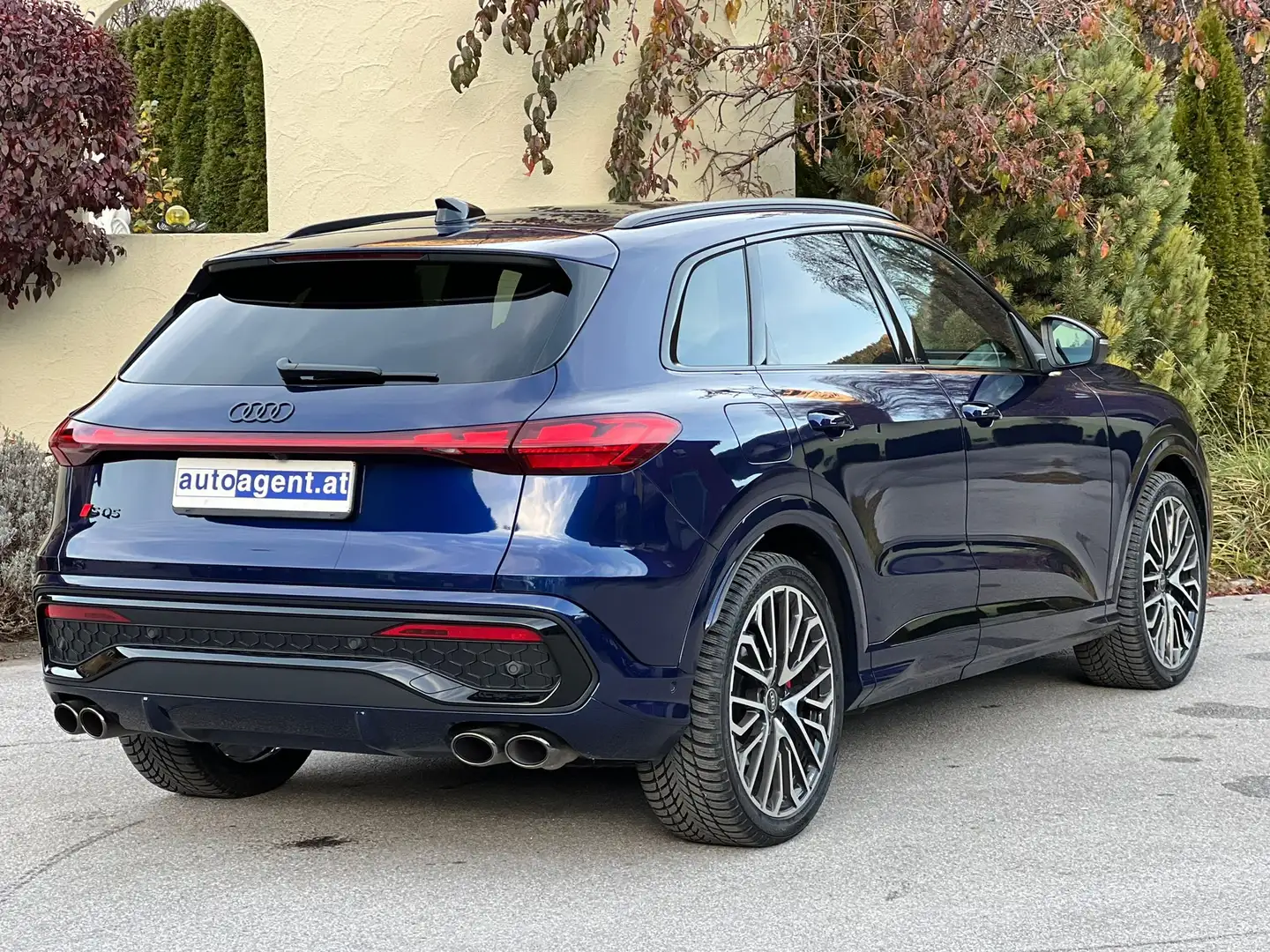 Audi SQ5 3.0 TFSI quattro PANO B&O STHZ Adaptive Air AHK Blau - 2