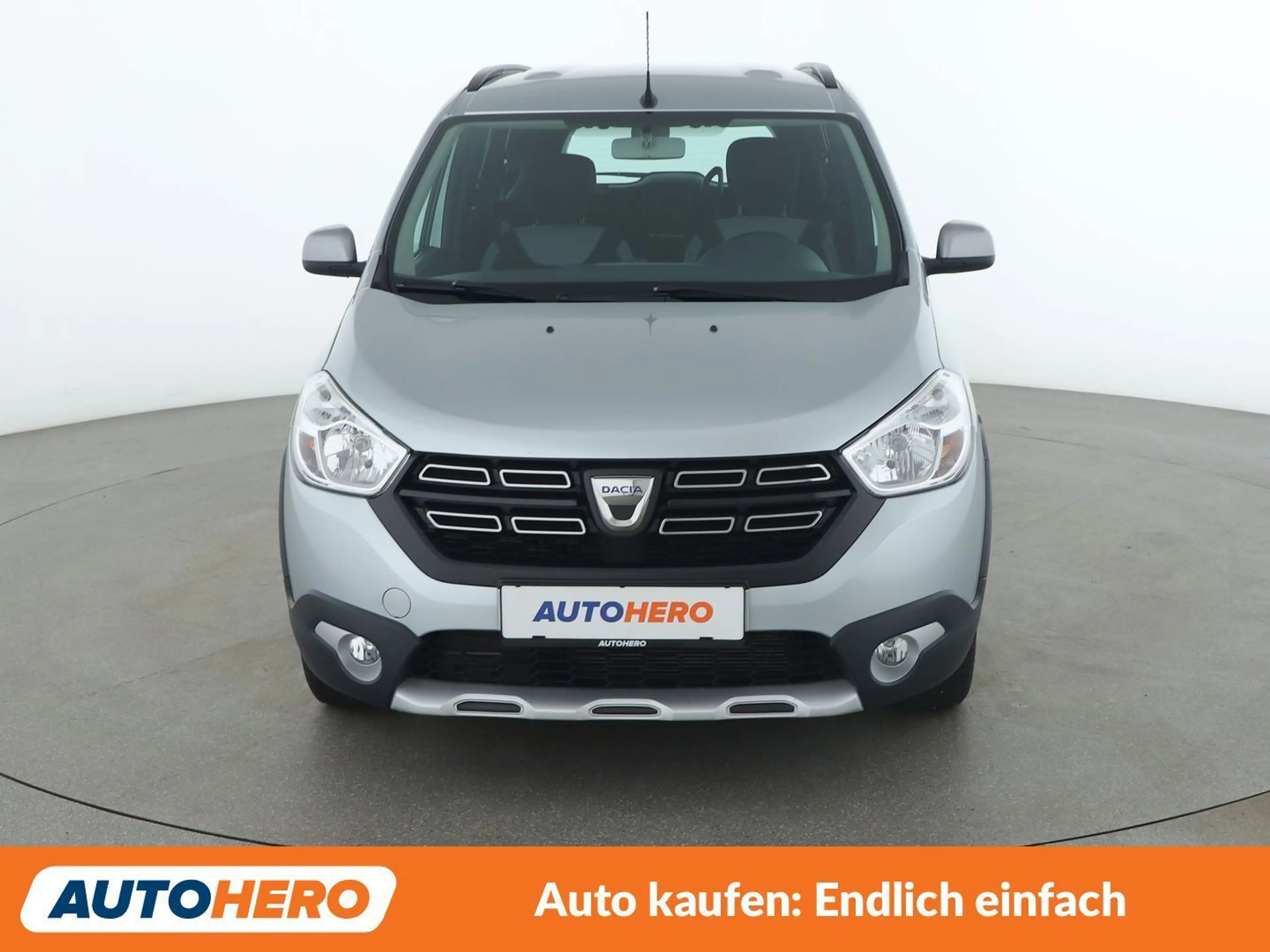 Dacia Lodgy 1.5 Blue dCi Stepway — photo 9