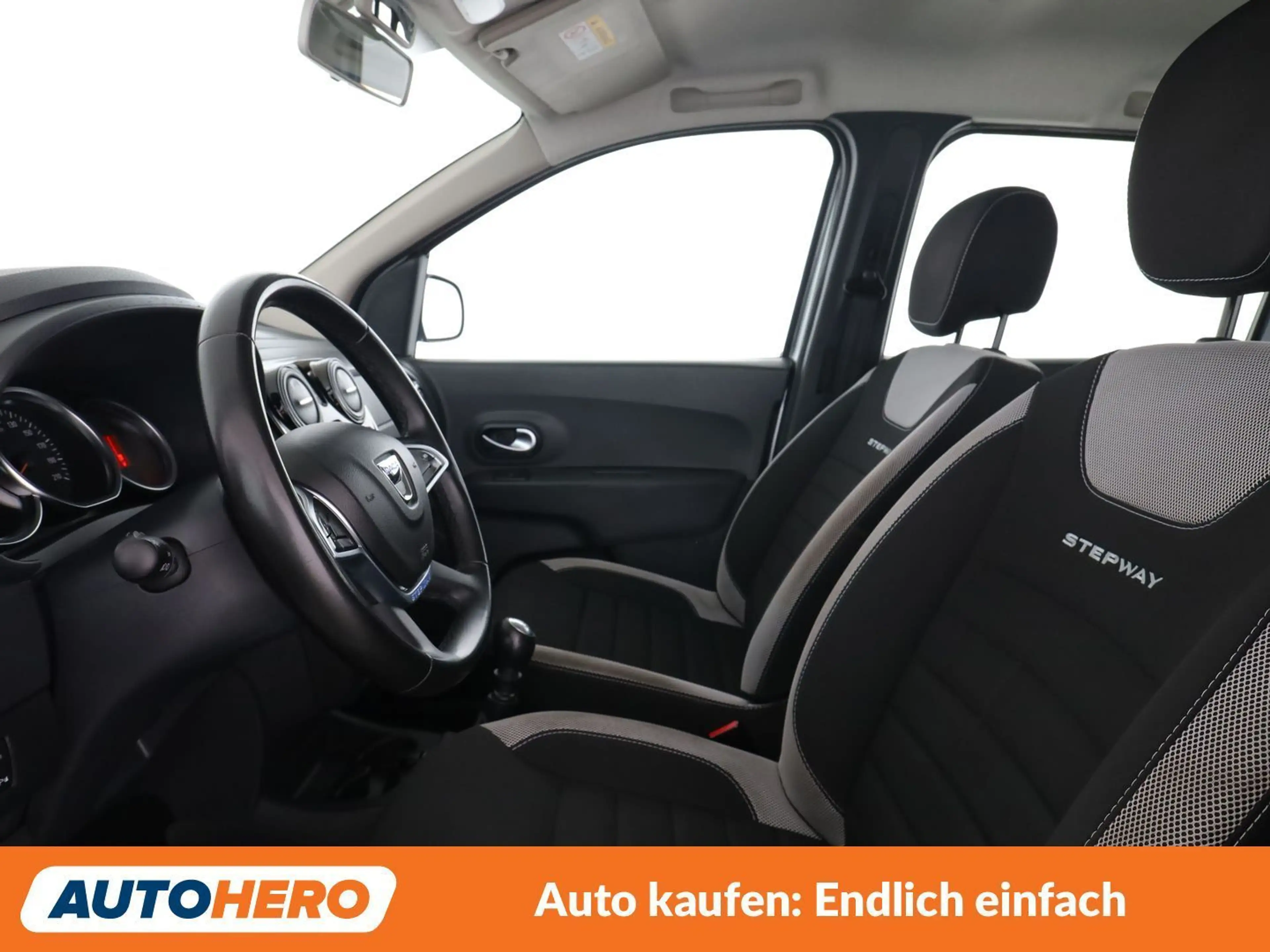 Dacia Lodgy 1.5 Blue dCi Stepway — photo 10