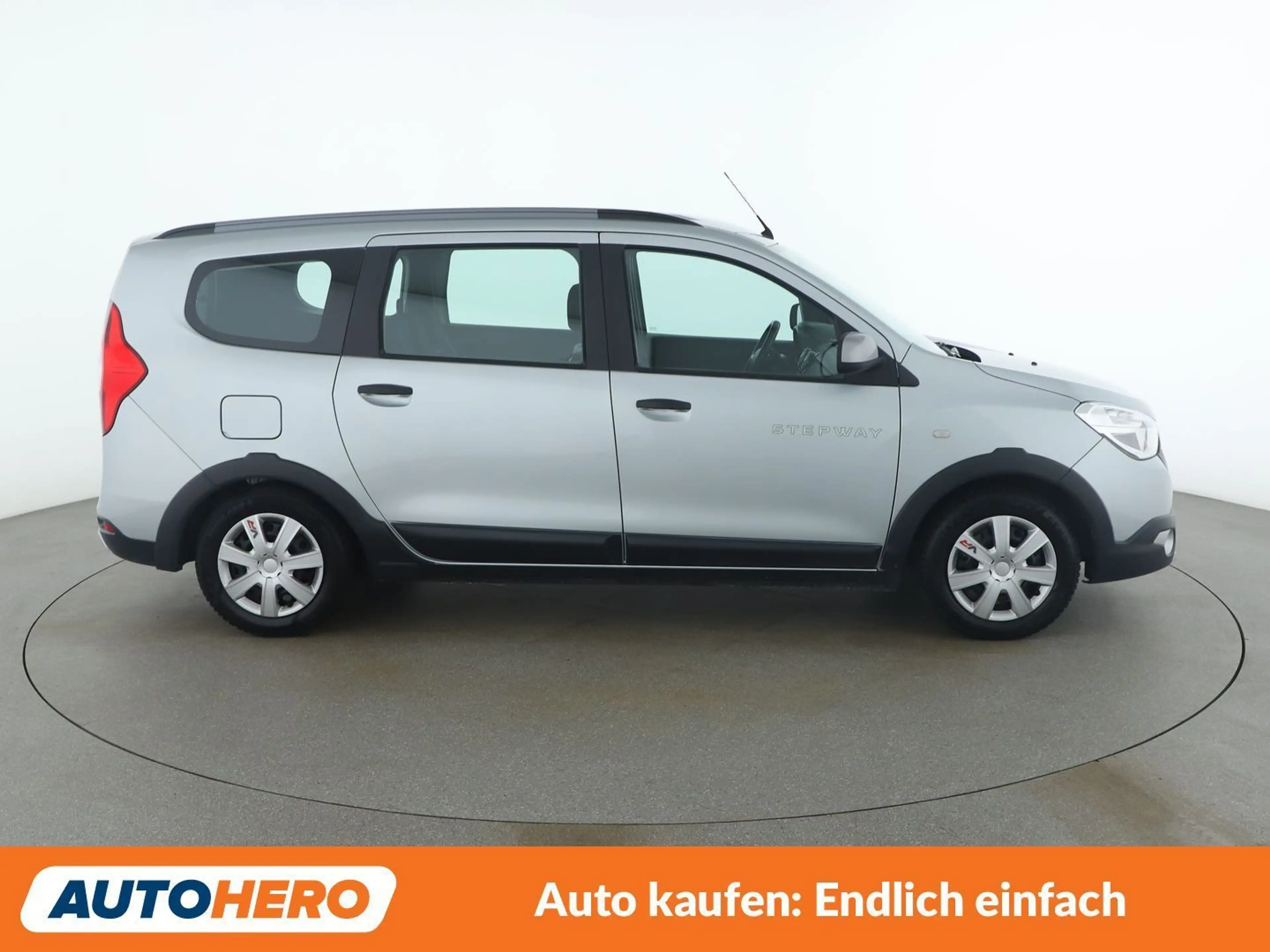 Dacia Lodgy 1.5 Blue dCi Stepway — photo 7