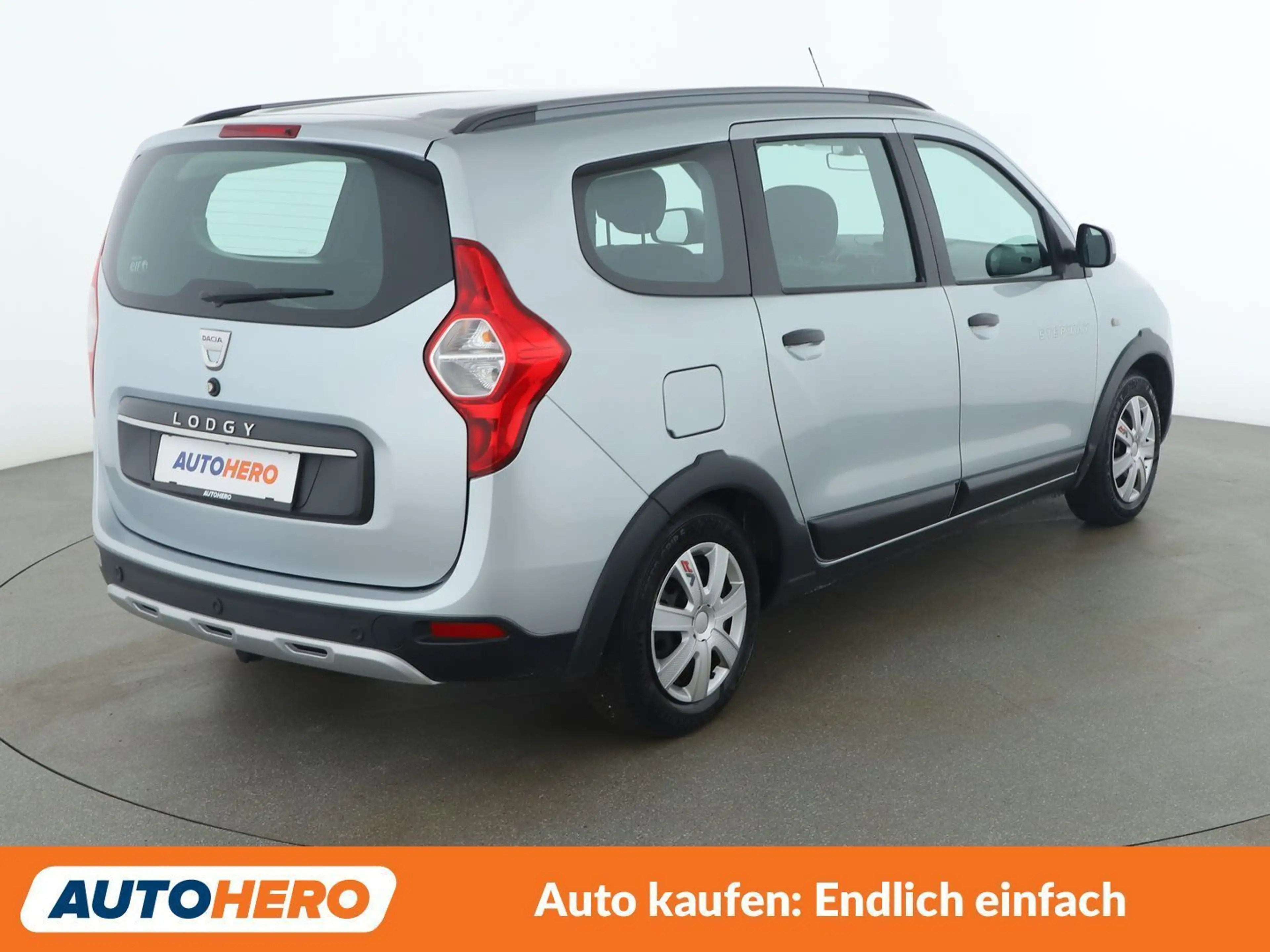 Dacia Lodgy 1.5 Blue dCi Stepway — photo 6