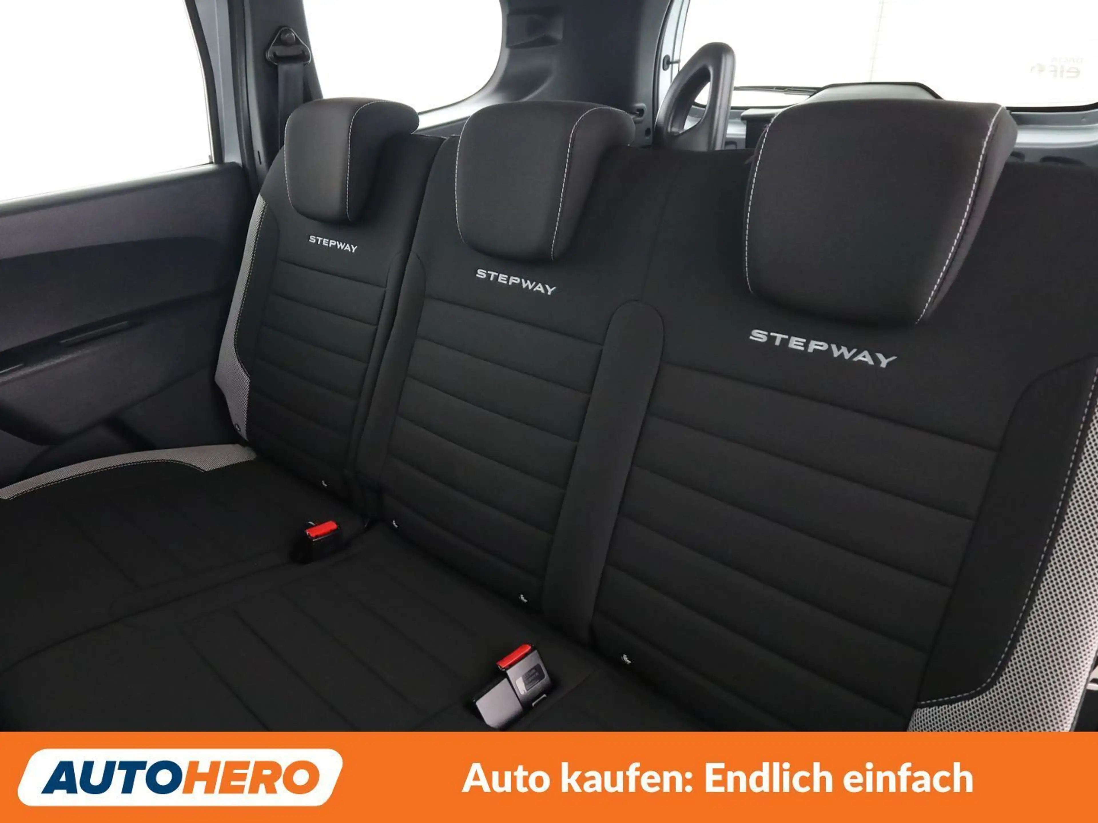 Dacia Lodgy 1.5 Blue dCi Stepway — photo 14