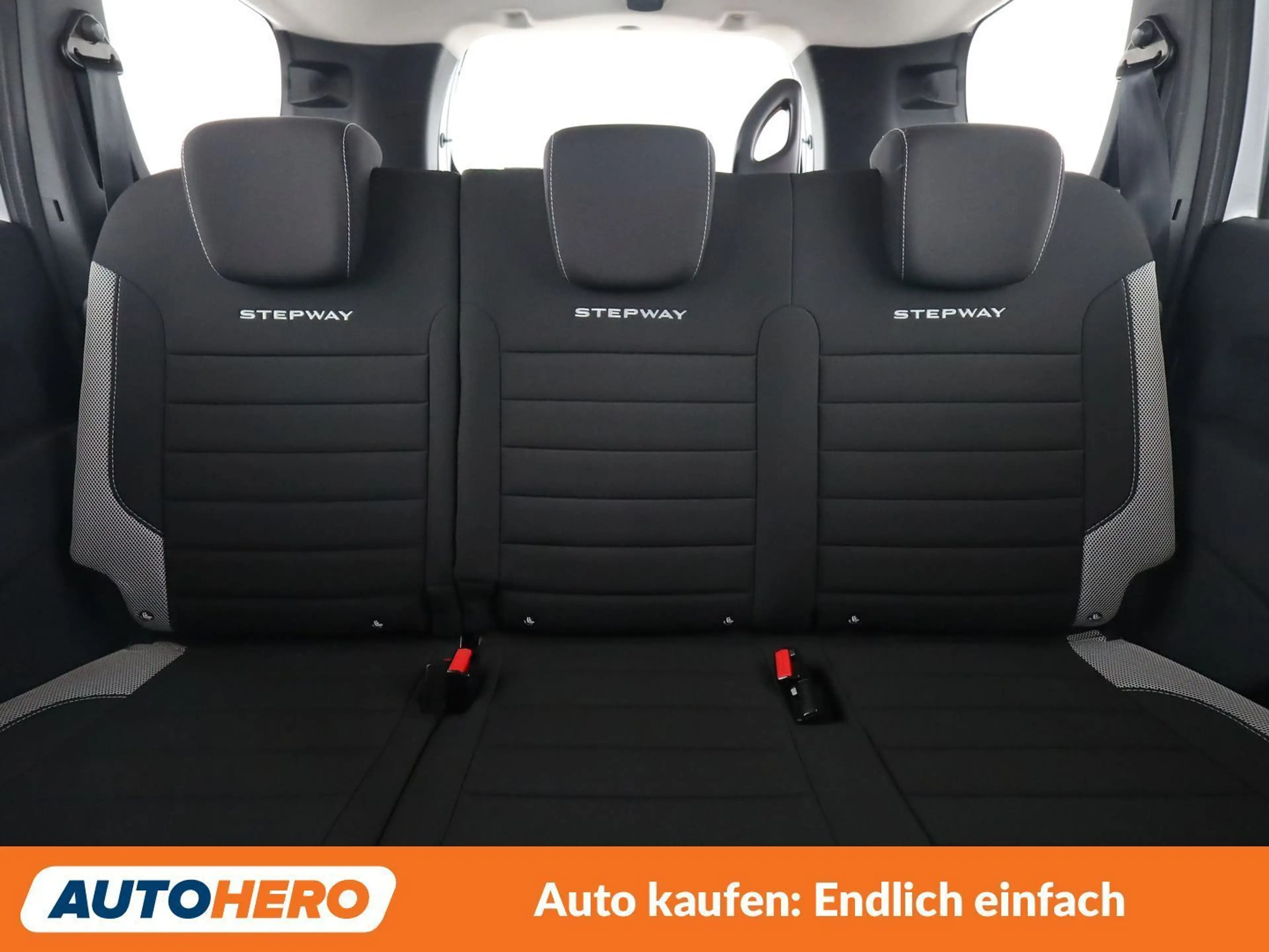 Dacia Lodgy 1.5 Blue dCi Stepway — photo 15
