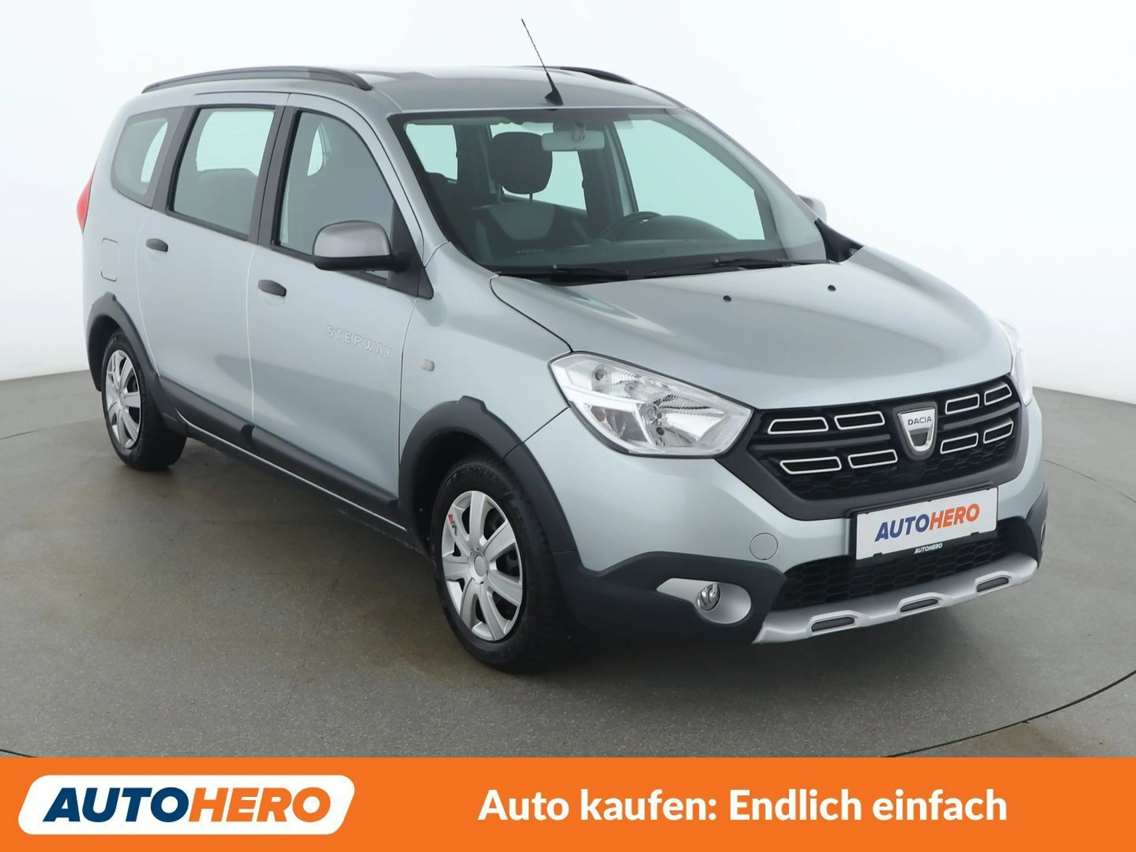 Dacia Lodgy 1.5 Blue dCi Stepway — photo 8