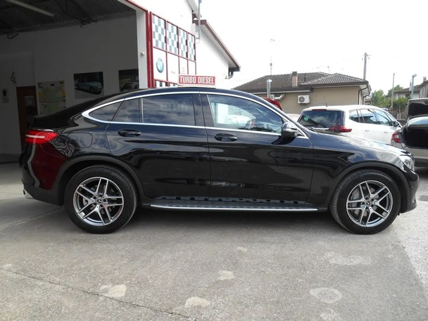 Mercedes-Benz GLC 220 GLC Coupe 220 d Premium 4matic auto Zwart - 2