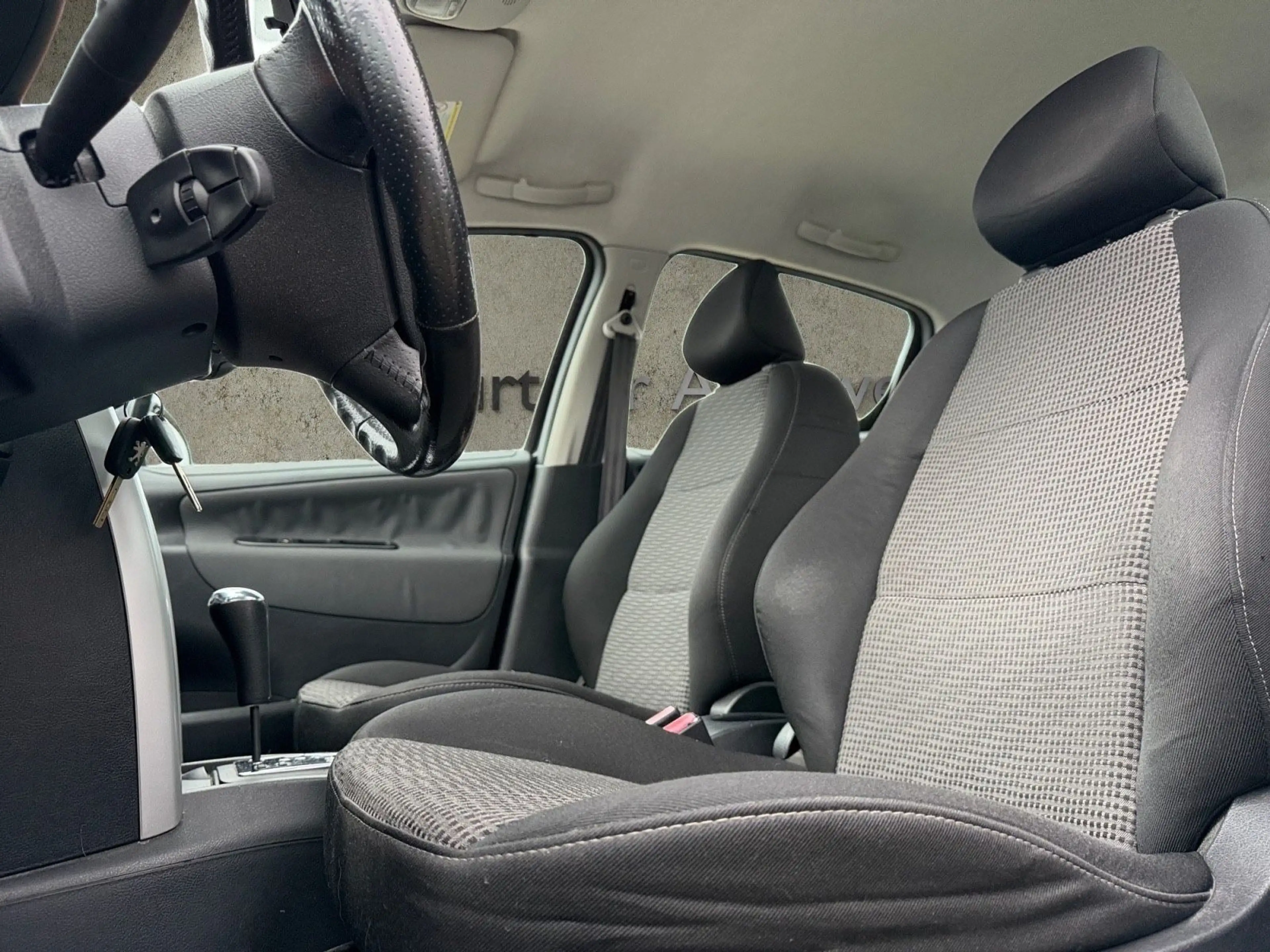 Peugeot 207 Premium *AUTOMATIK*KLIMA*PDC*SHZ*TEMP*TÜV* — photo 9