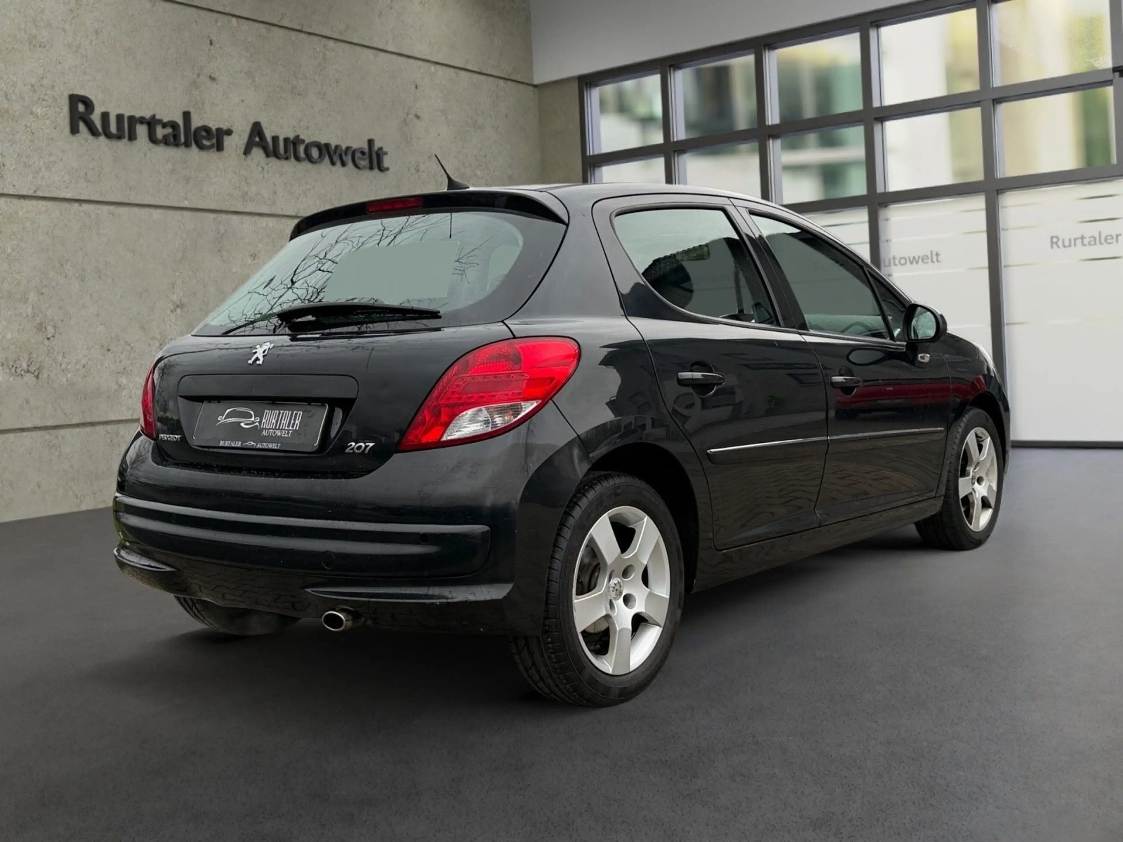 Peugeot 207 Premium *AUTOMATIK*KLIMA*PDC*SHZ*TEMP*TÜV* — photo 5