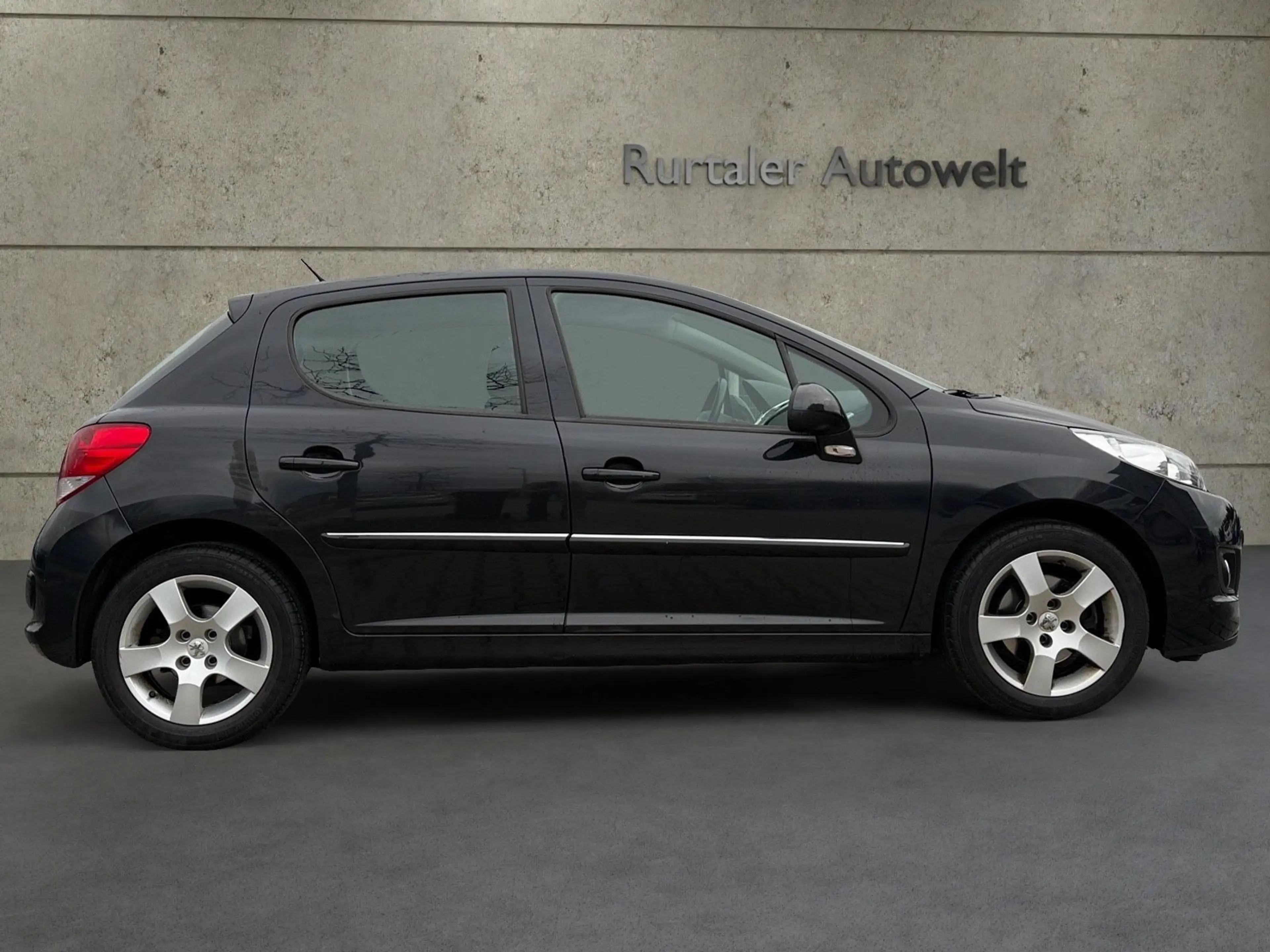 Peugeot 207 Premium *AUTOMATIK*KLIMA*PDC*SHZ*TEMP*TÜV* — photo 6