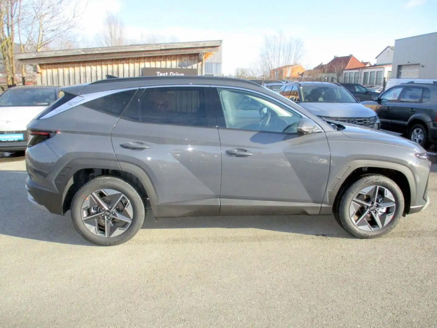 Hyundai TUCSON NX4 GO Plus 1,6 T-GDi HEV 2WD AT t6hu1-PP1 Grau - 2