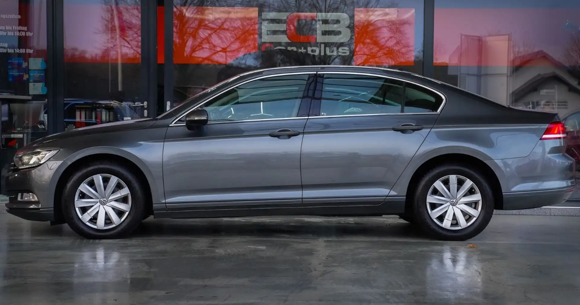 Volkswagen Passat Lim. Comfortline *SHZ/Klimaaut./PDC* Grau - 2