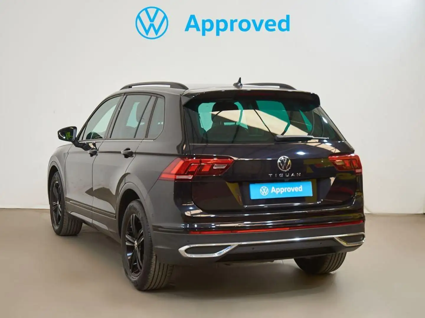 Volkswagen Tiguan 2.0TDI Urban Sport 110kW Negro - 2