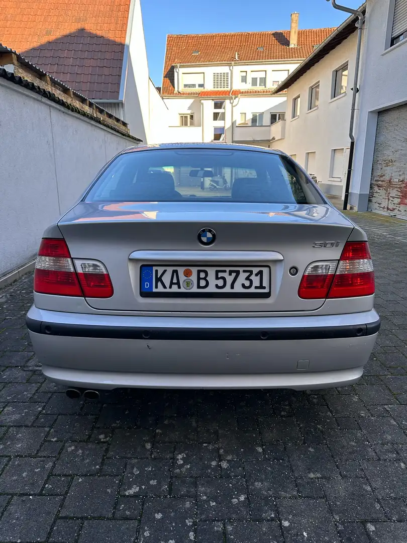 BMW 330 330i Silber - 2