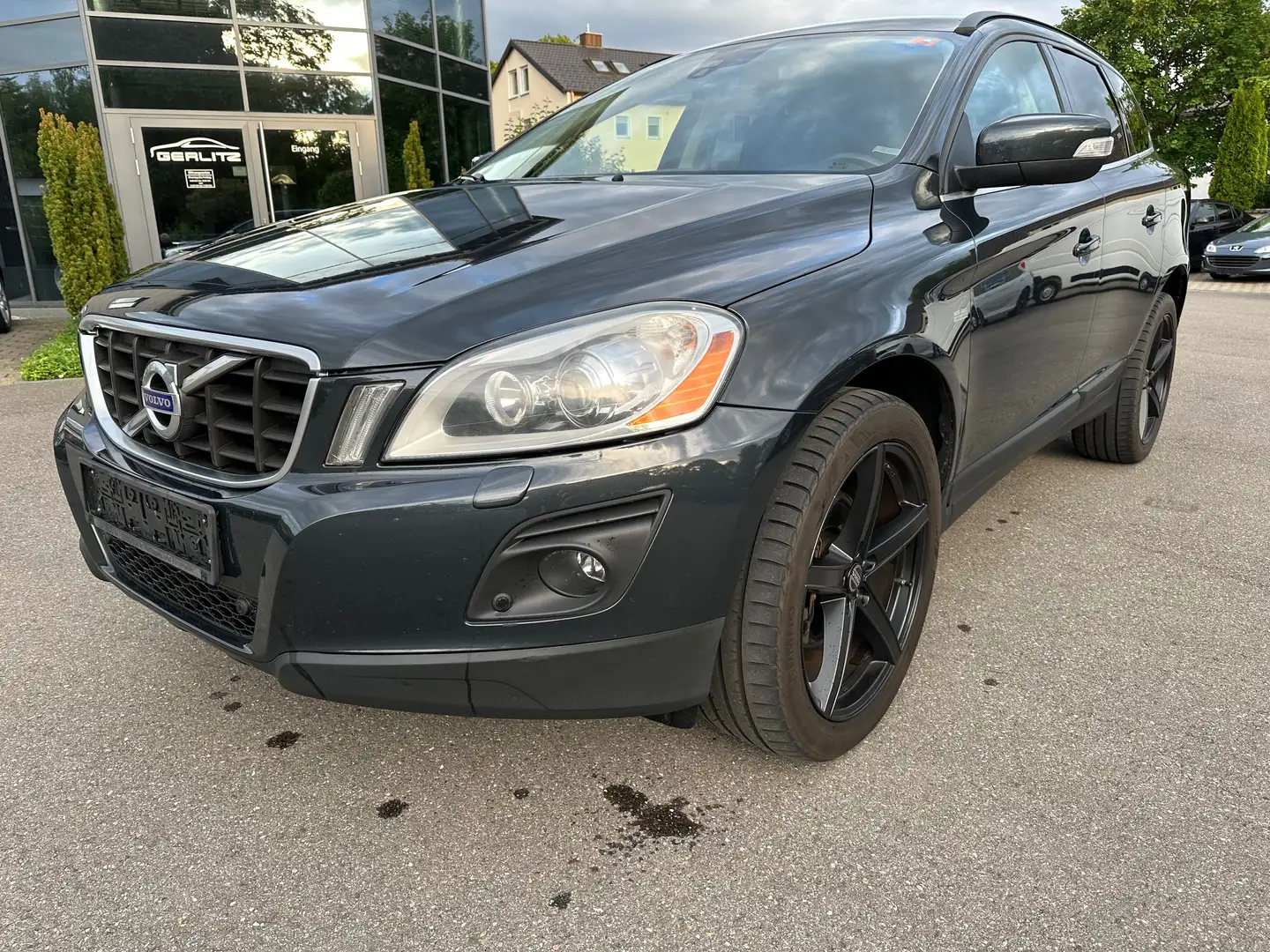 Volvo XC60 Momentum AWD/Bi-Xenon Grijs - 1