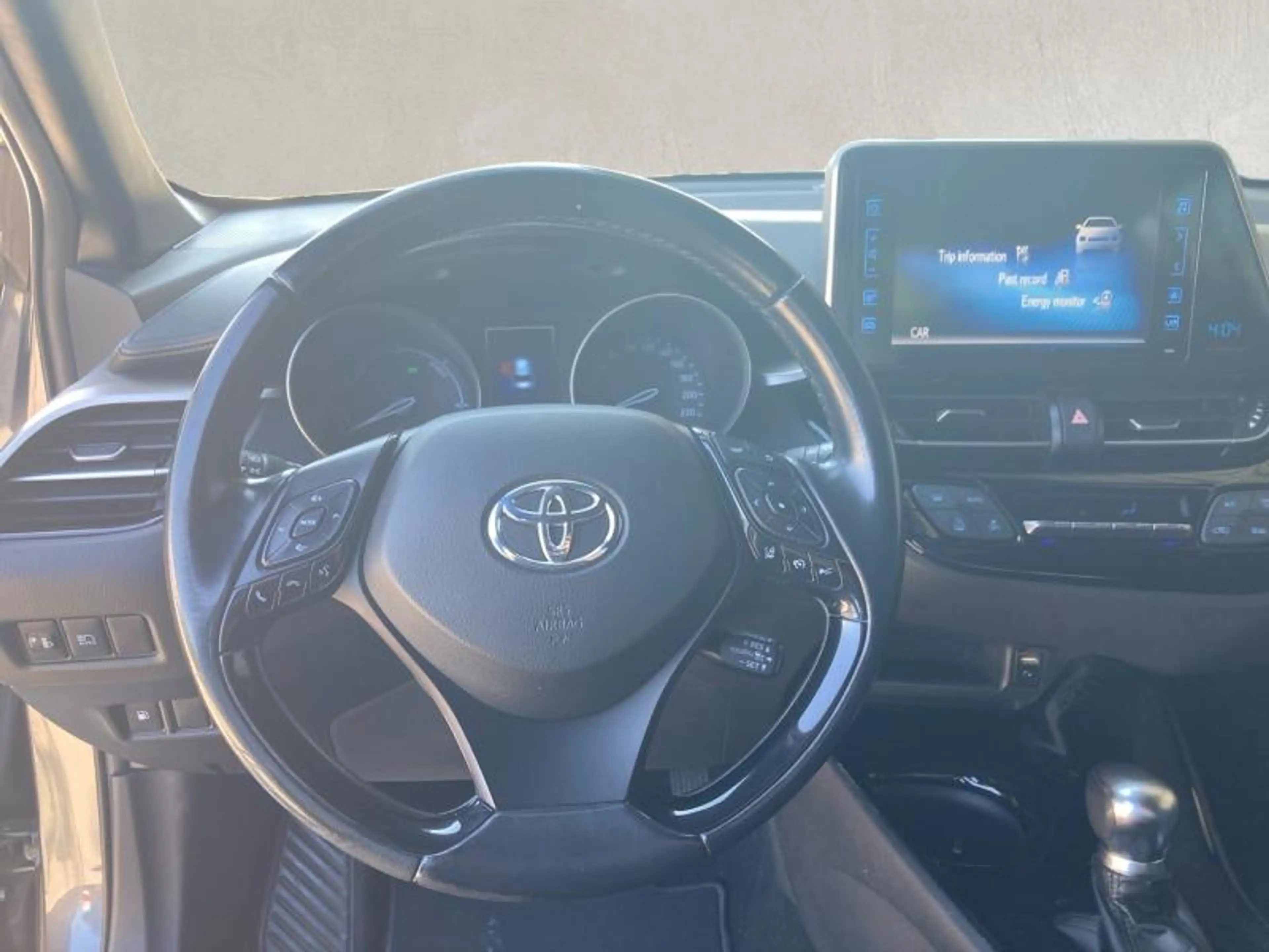 Toyota C-HR C-LUB & NAVI — photo 12