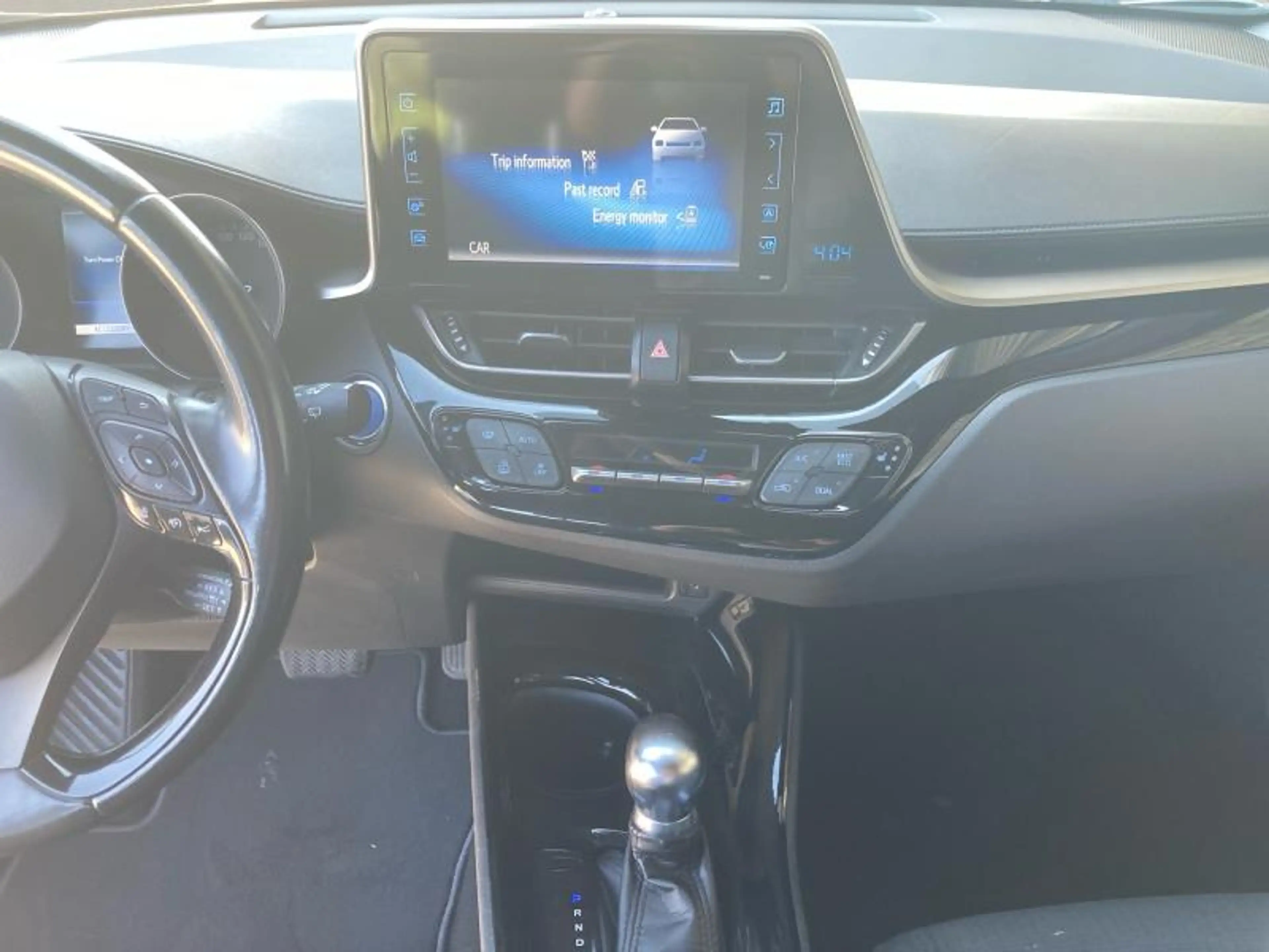 Toyota C-HR C-LUB & NAVI — photo 11
