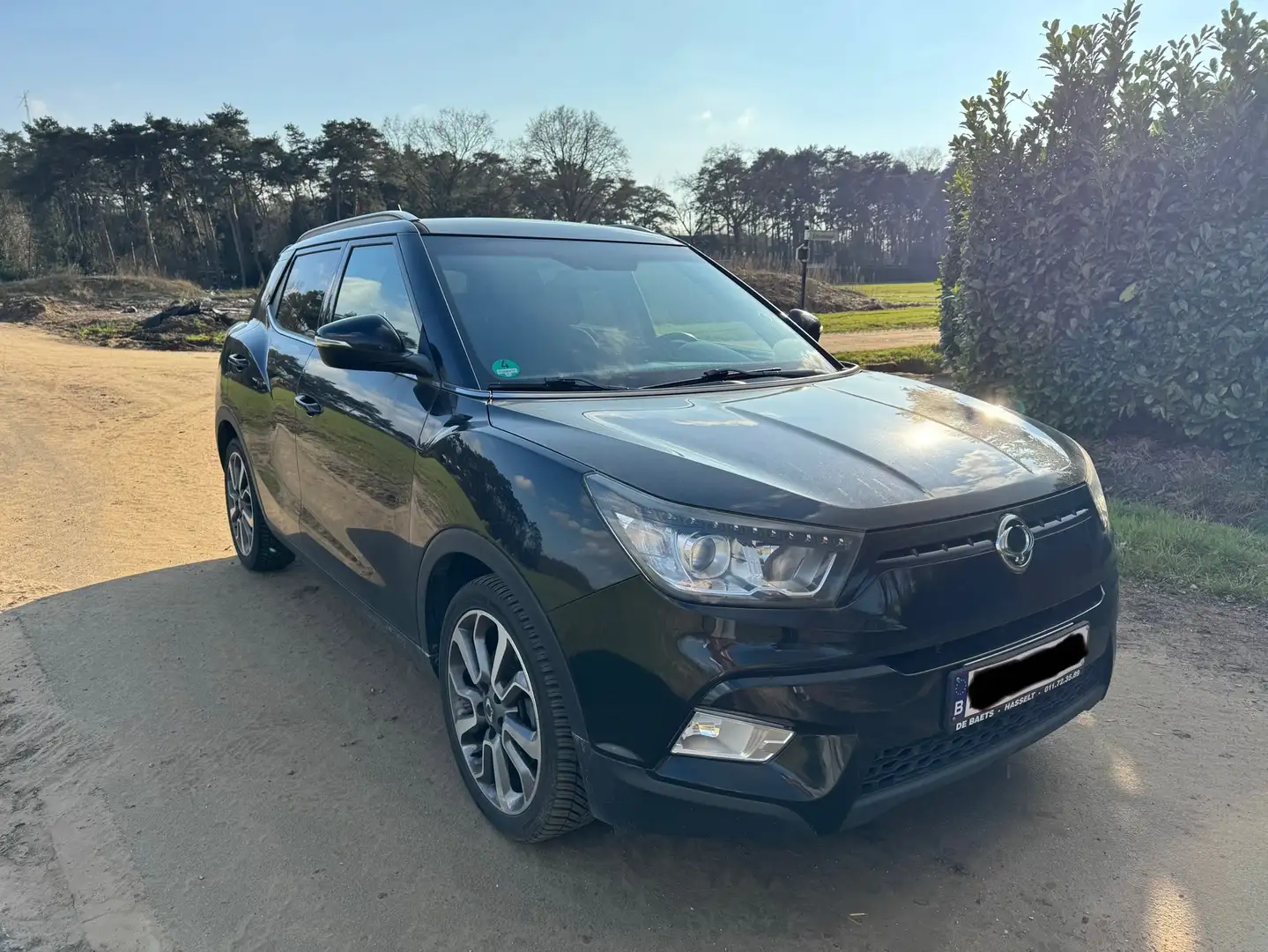 SsangYong Tivoli e-XGi 160 2WD Crystal Noir - 1