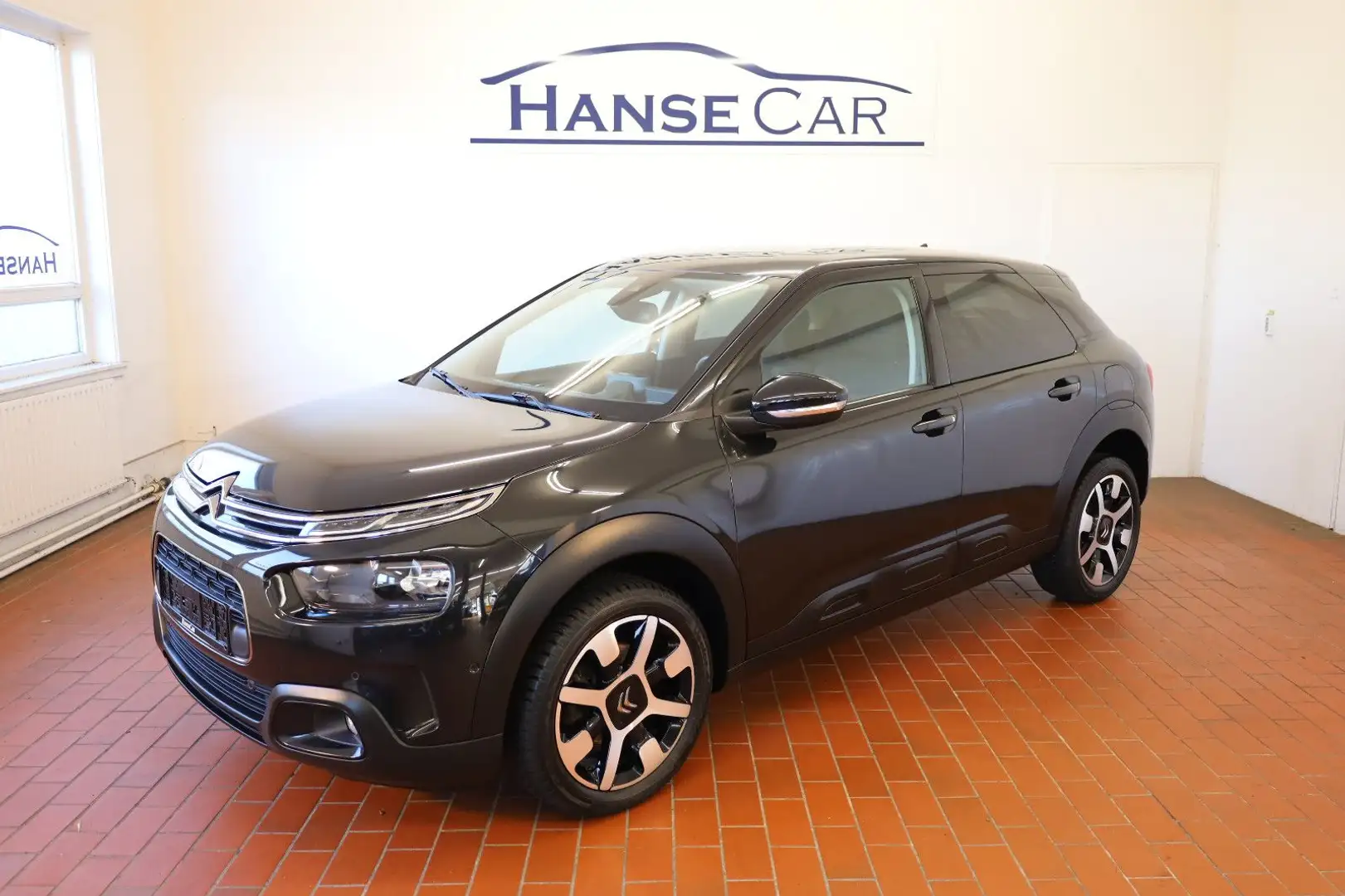 Citroen C4 Cactus Shine/Navi/PDC/TotWinkel/AHK/Garantie Schwarz - 1