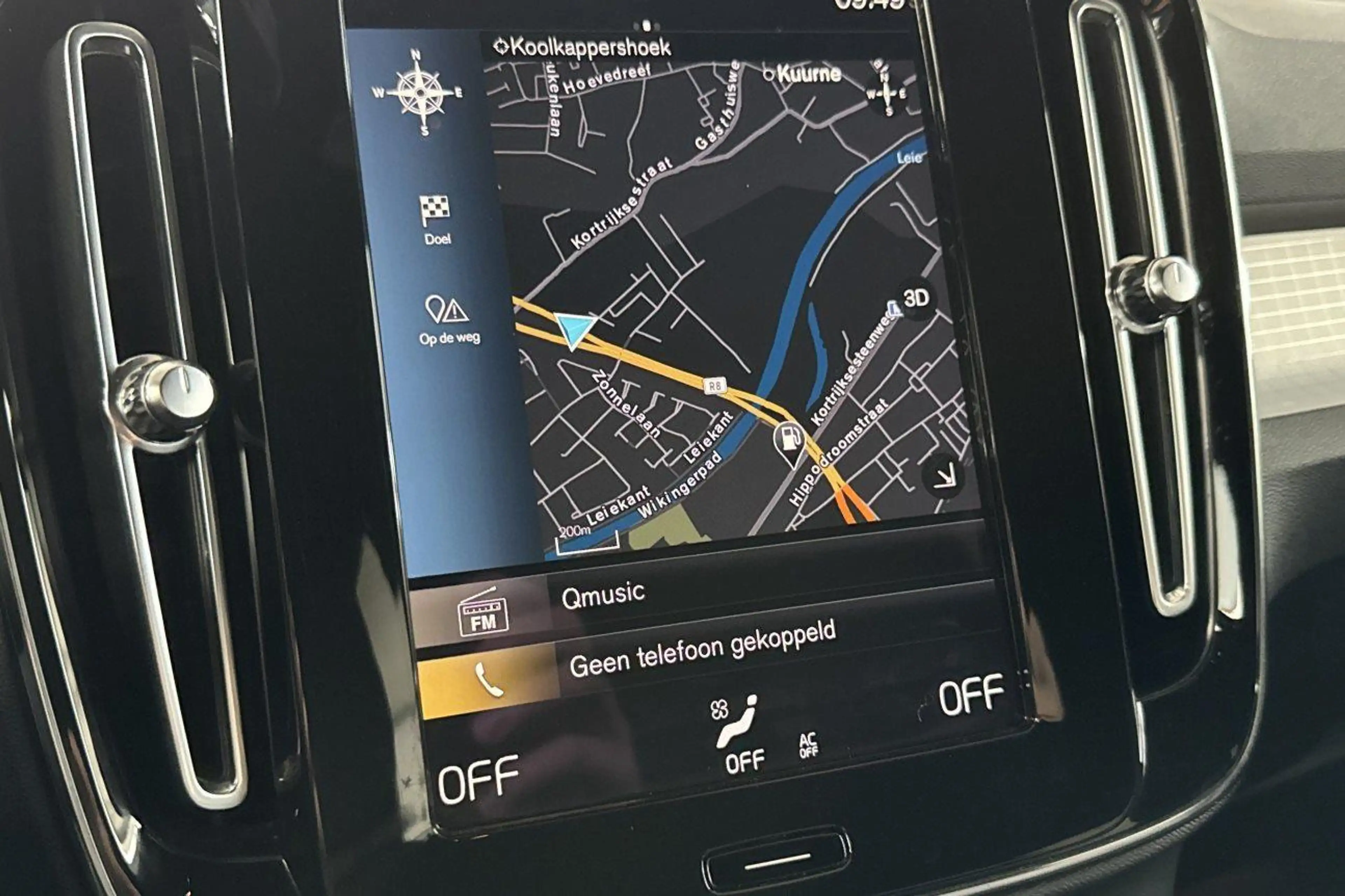 Volvo XC40 T2 — photo 14