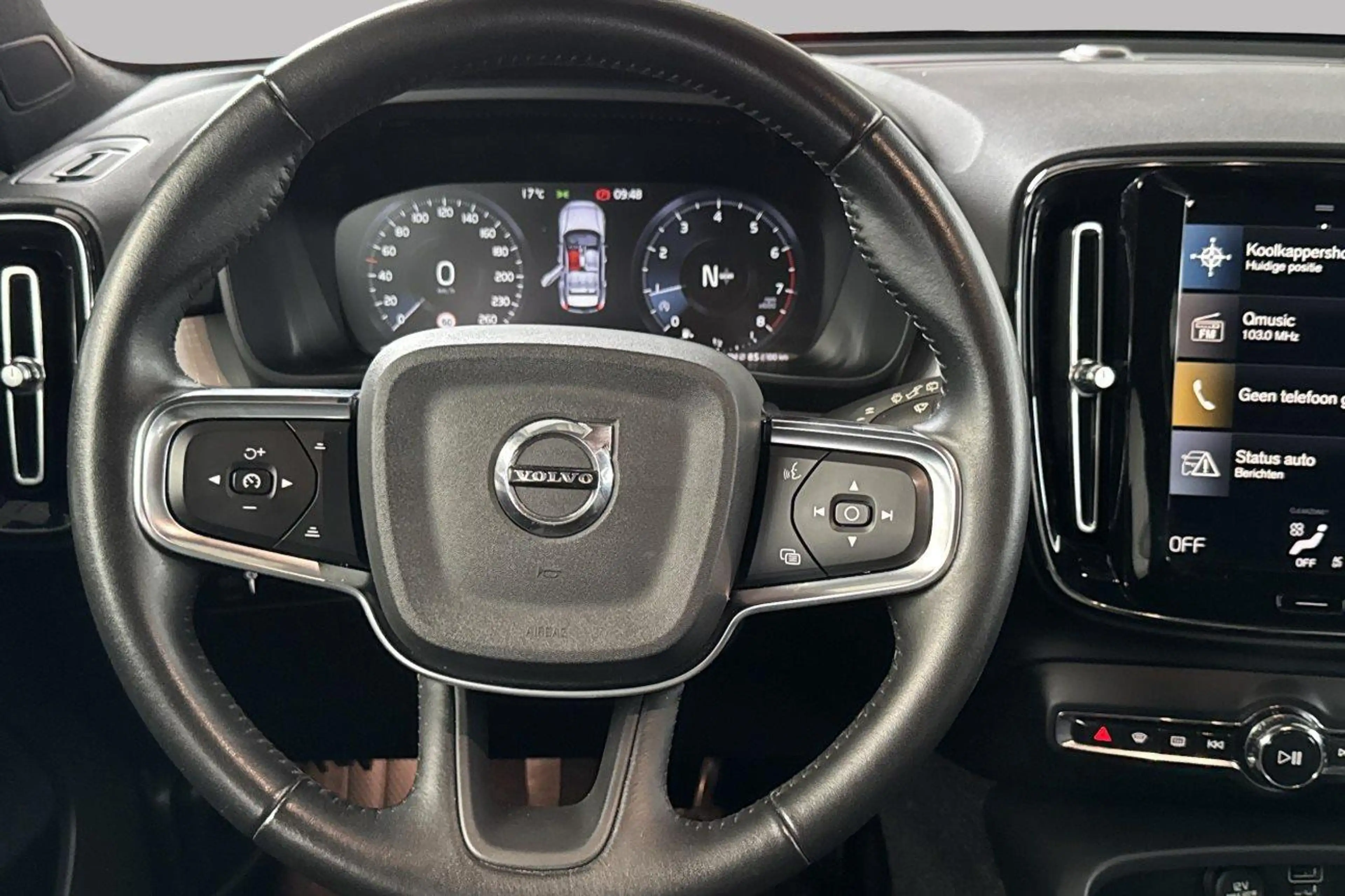 Volvo XC40 T2 — photo 12