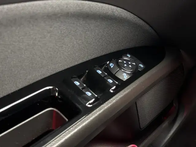 Ford Mondeo view 18