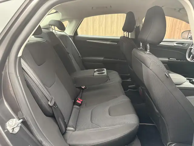 Ford Mondeo view 25