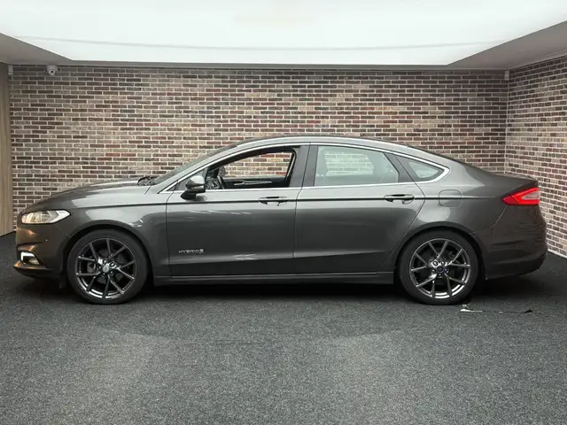 Ford Mondeo view 6