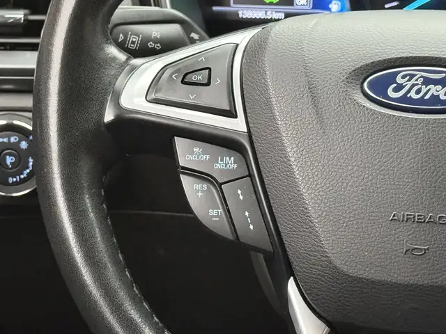 Ford Mondeo view 11