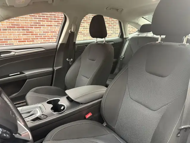 Ford Mondeo view 27