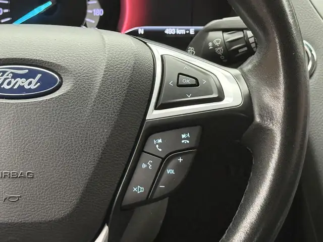 Ford Mondeo view 12