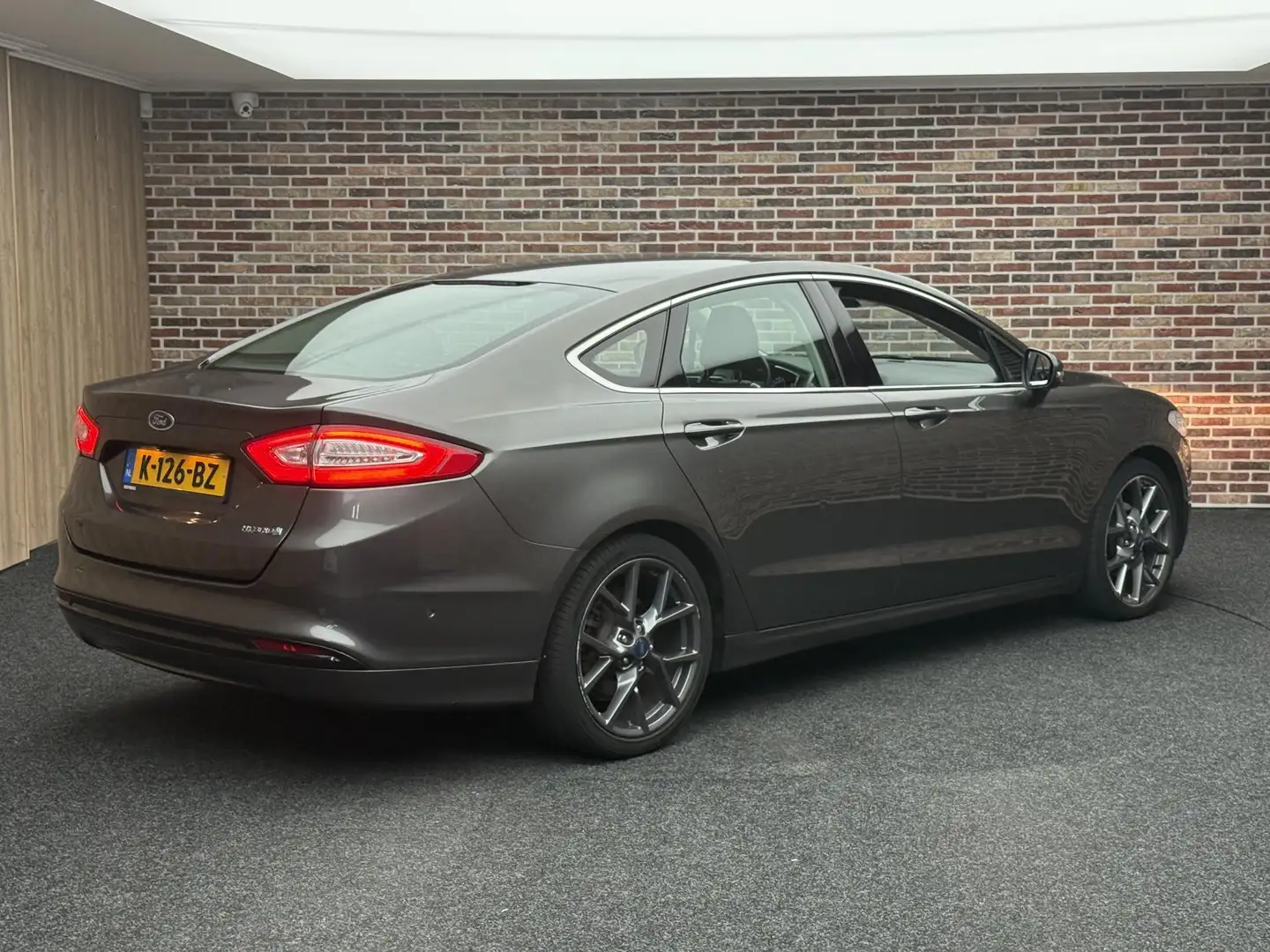 Ford Mondeo 2.0 IVCT HEV Titanium X Grijs - 2