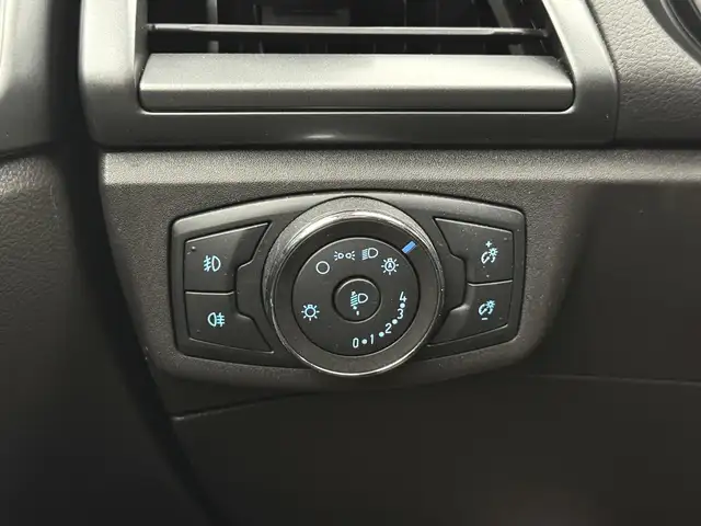 Ford Mondeo view 19