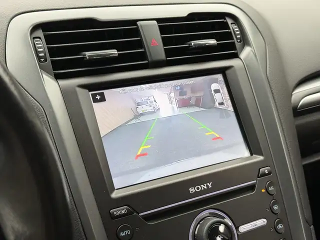 Ford Mondeo view 16
