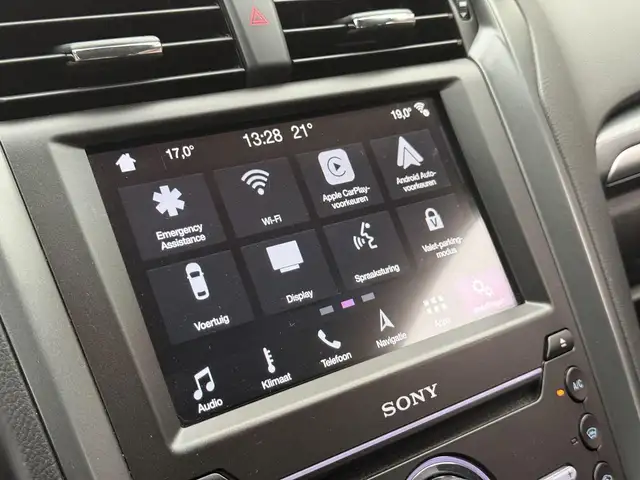 Ford Mondeo view 20
