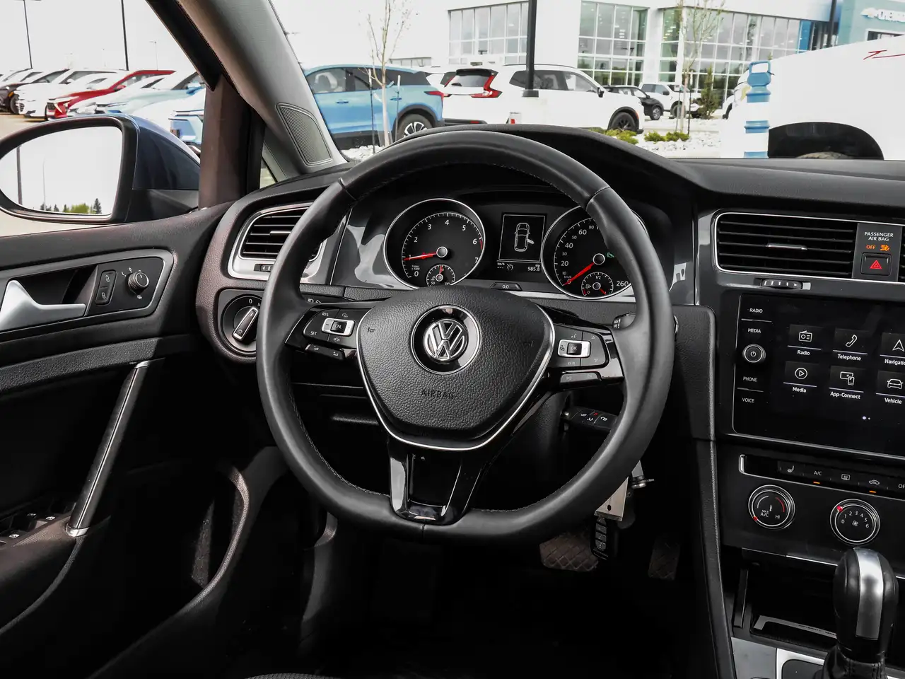 Volkswagen Golf снимка Volkswagen Golf