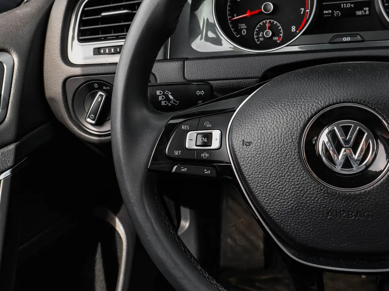 Volkswagen Golf снимка Volkswagen Golf