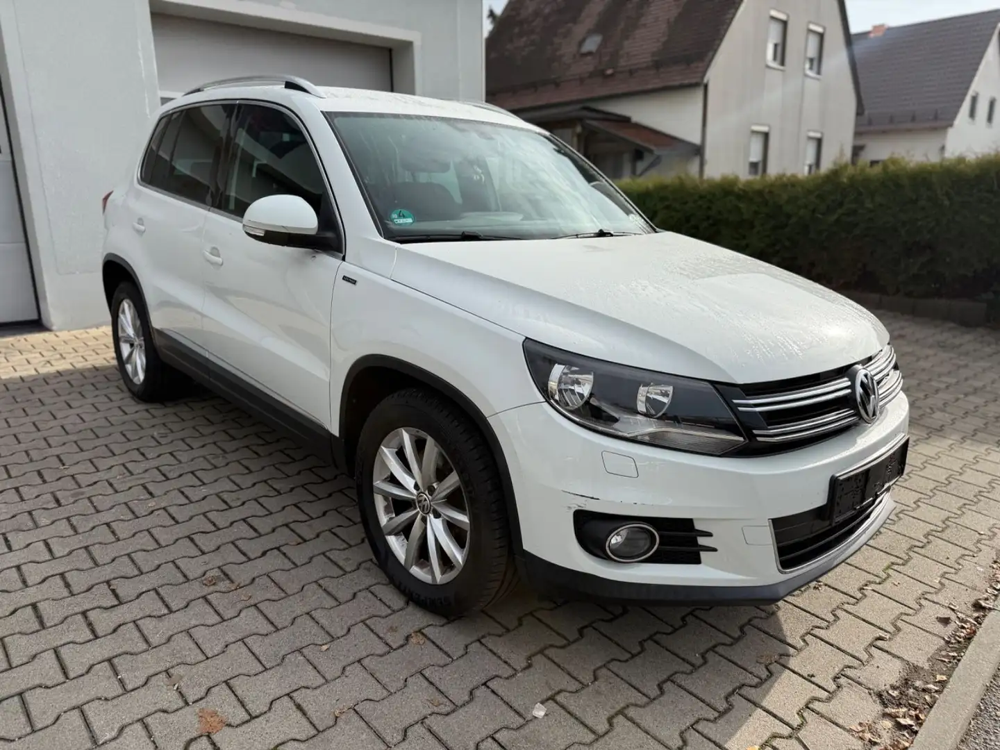 Volkswagen Tiguan Lounge Sport & Style I R-Kamera I Navi Weiß - 1