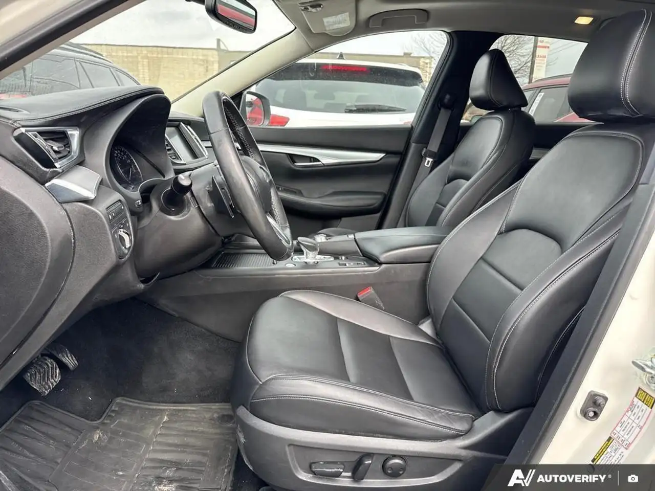 Infiniti QX50 снимка Infiniti QX50