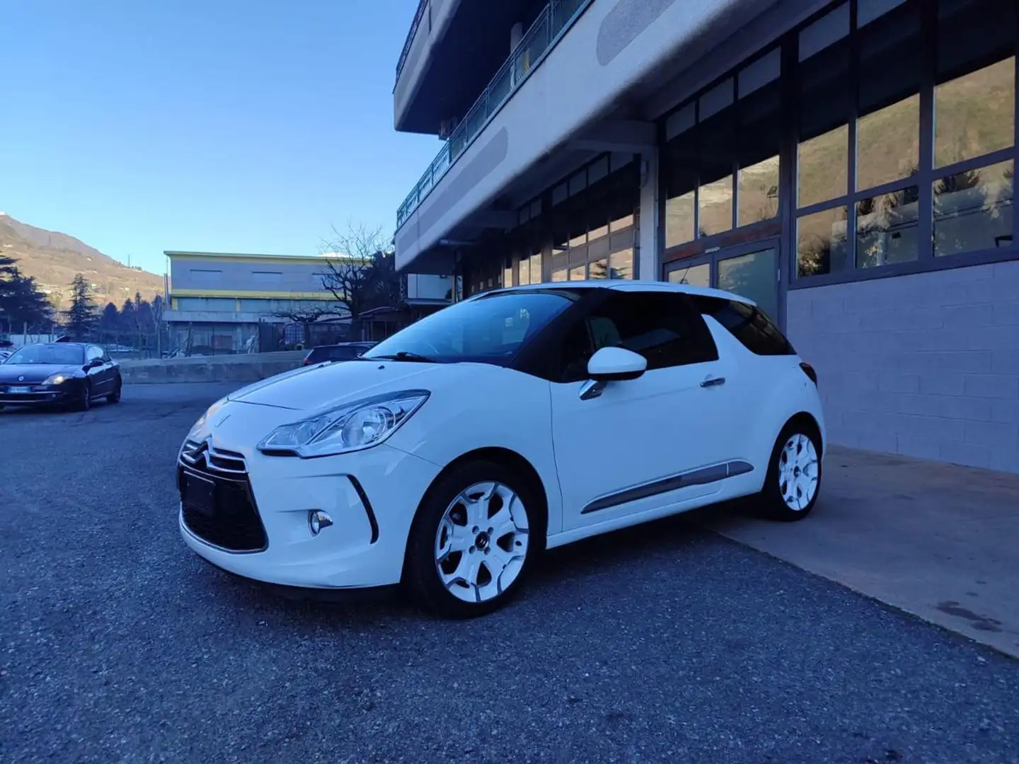 DS Automobiles DS 3 PureTech NEOPATENTATO Bianco - 2