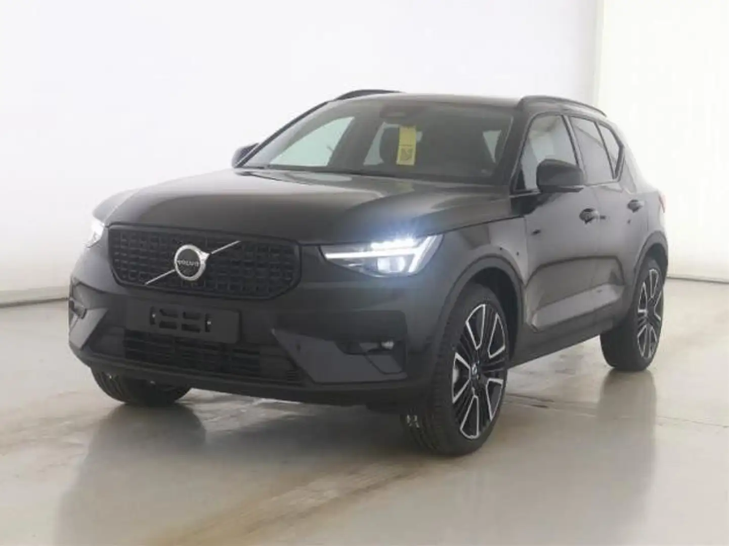 Volvo XC40 B4 Benzin 2WD Ultra Dark DKG/AHK/21"/Pixel Zwart - 1